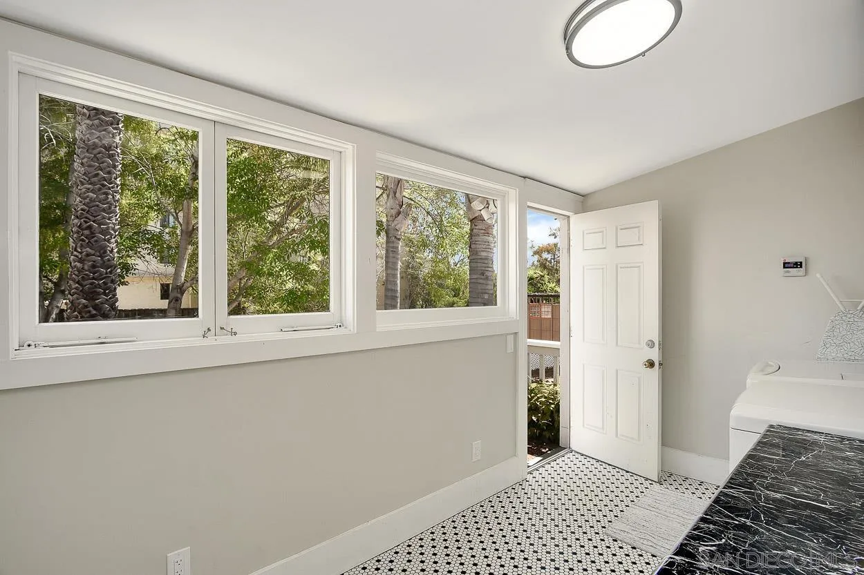 San Diego, California 92103, United States, 3 Bedrooms Bedrooms, ,2 BathroomsBathrooms,Residential,Active,78472