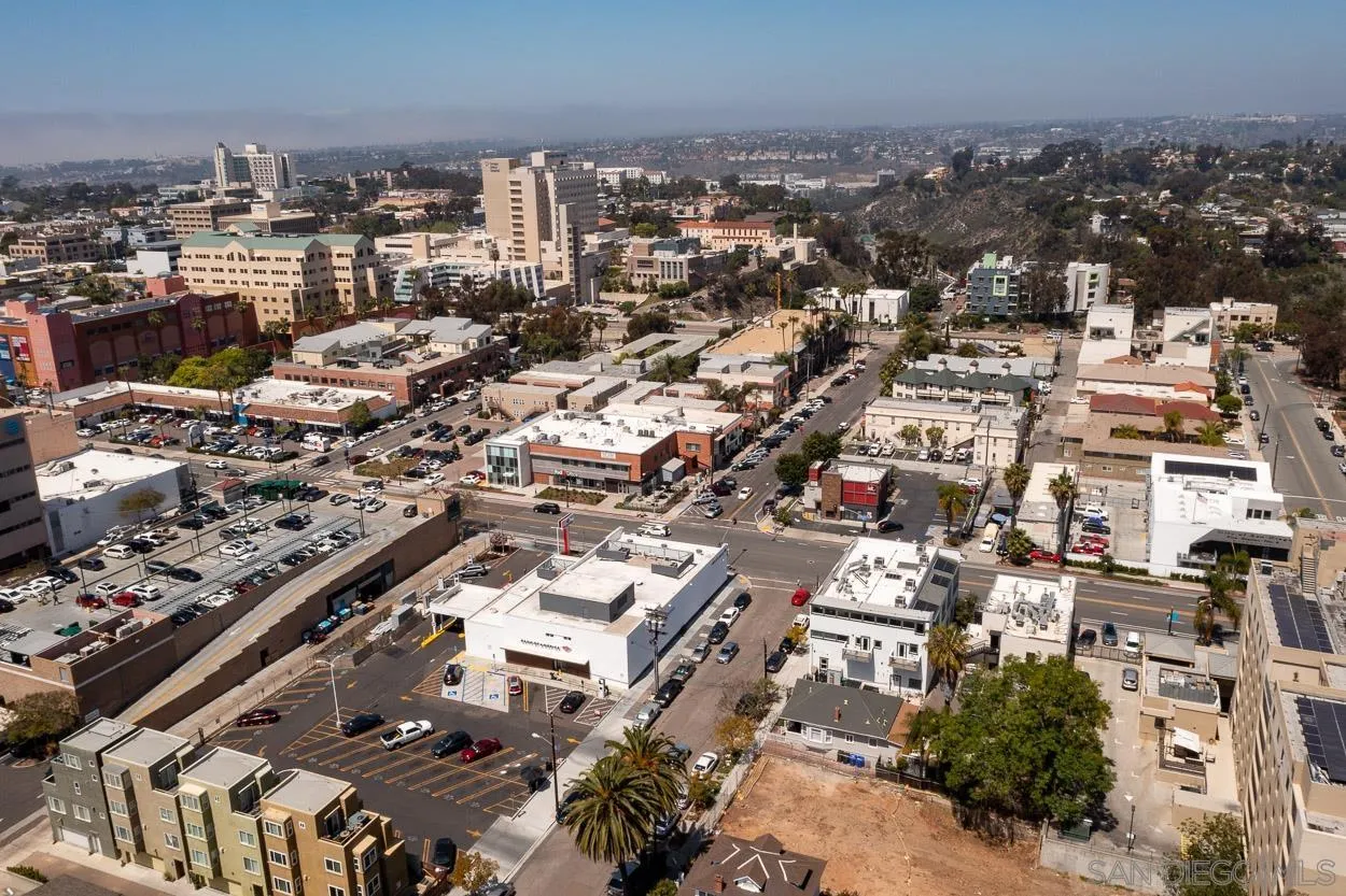 San Diego, California 92103, United States, 3 Bedrooms Bedrooms, ,2 BathroomsBathrooms,Residential,Active,78472