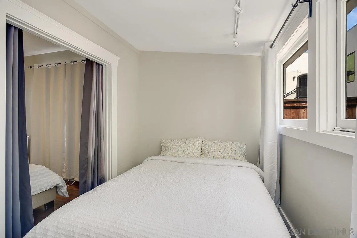 San Diego, California 92103, United States, 3 Bedrooms Bedrooms, ,2 BathroomsBathrooms,Residential,Active,78472