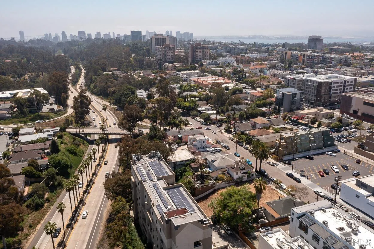 San Diego, California 92103, United States, 3 Bedrooms Bedrooms, ,2 BathroomsBathrooms,Residential,Active,78472