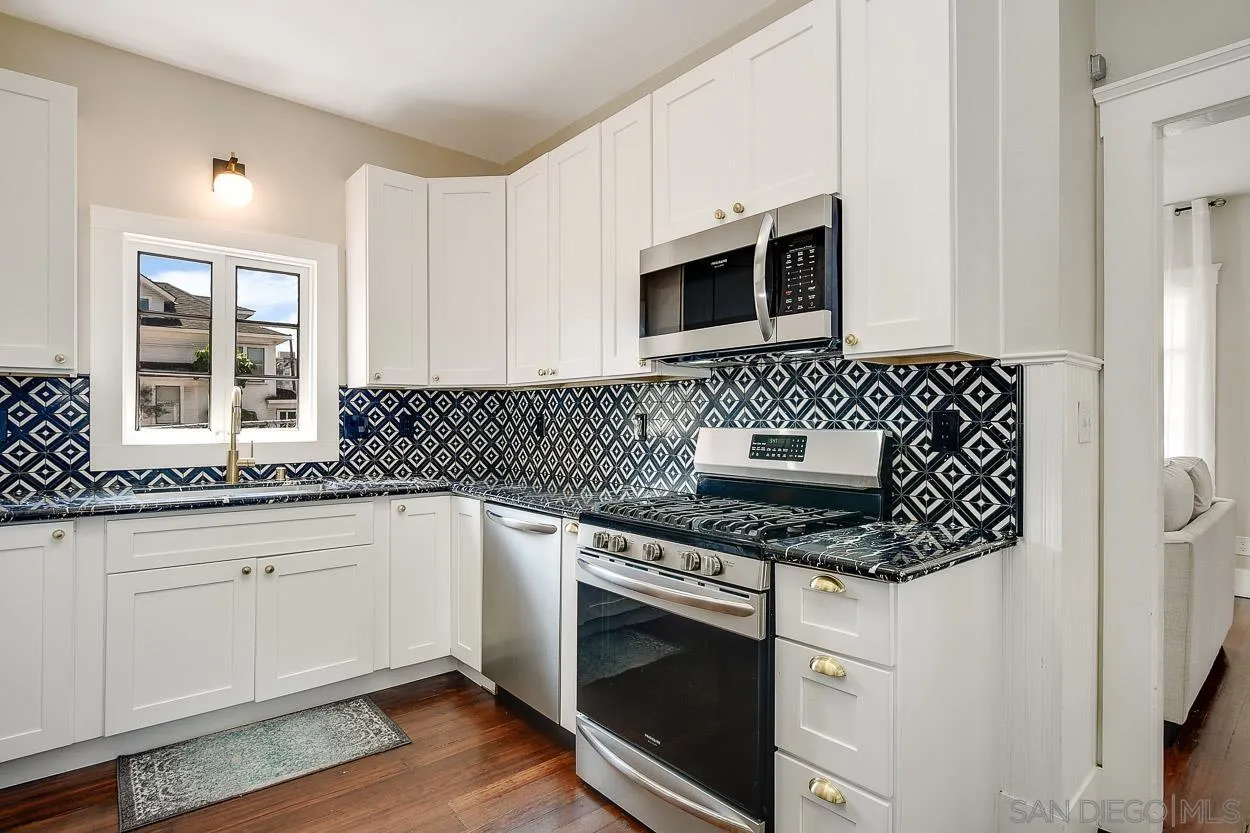 San Diego, California 92103, United States, 3 Bedrooms Bedrooms, ,2 BathroomsBathrooms,Residential,Active,78472