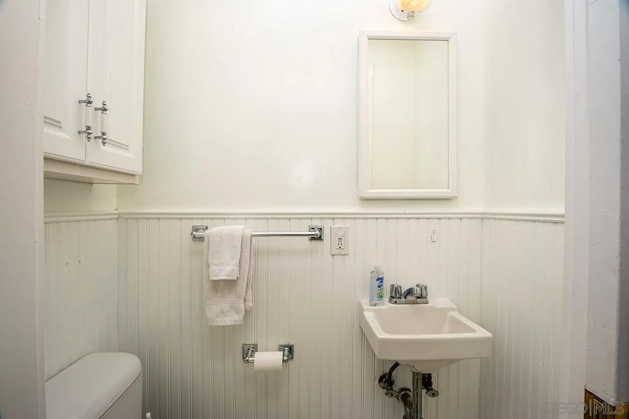 San Diego, California 92103, United States, 3 Bedrooms Bedrooms, ,2 BathroomsBathrooms,Residential,Active,78472