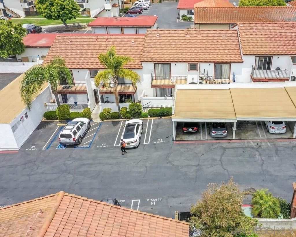 Photo of 380 Plymouth Dr, Vista, CA 92083 (MLS # 250031535)