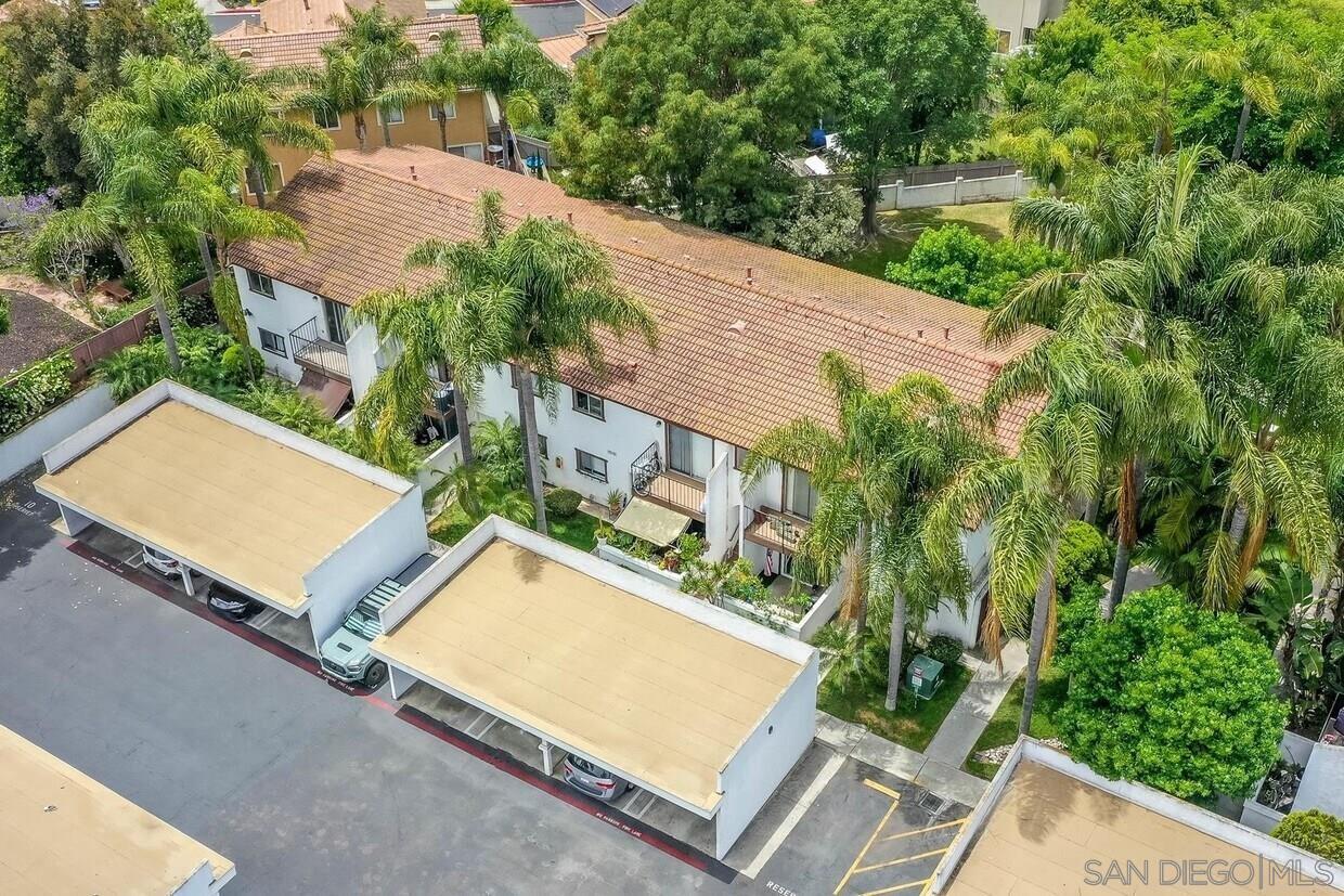 380 Plymouth Dr
