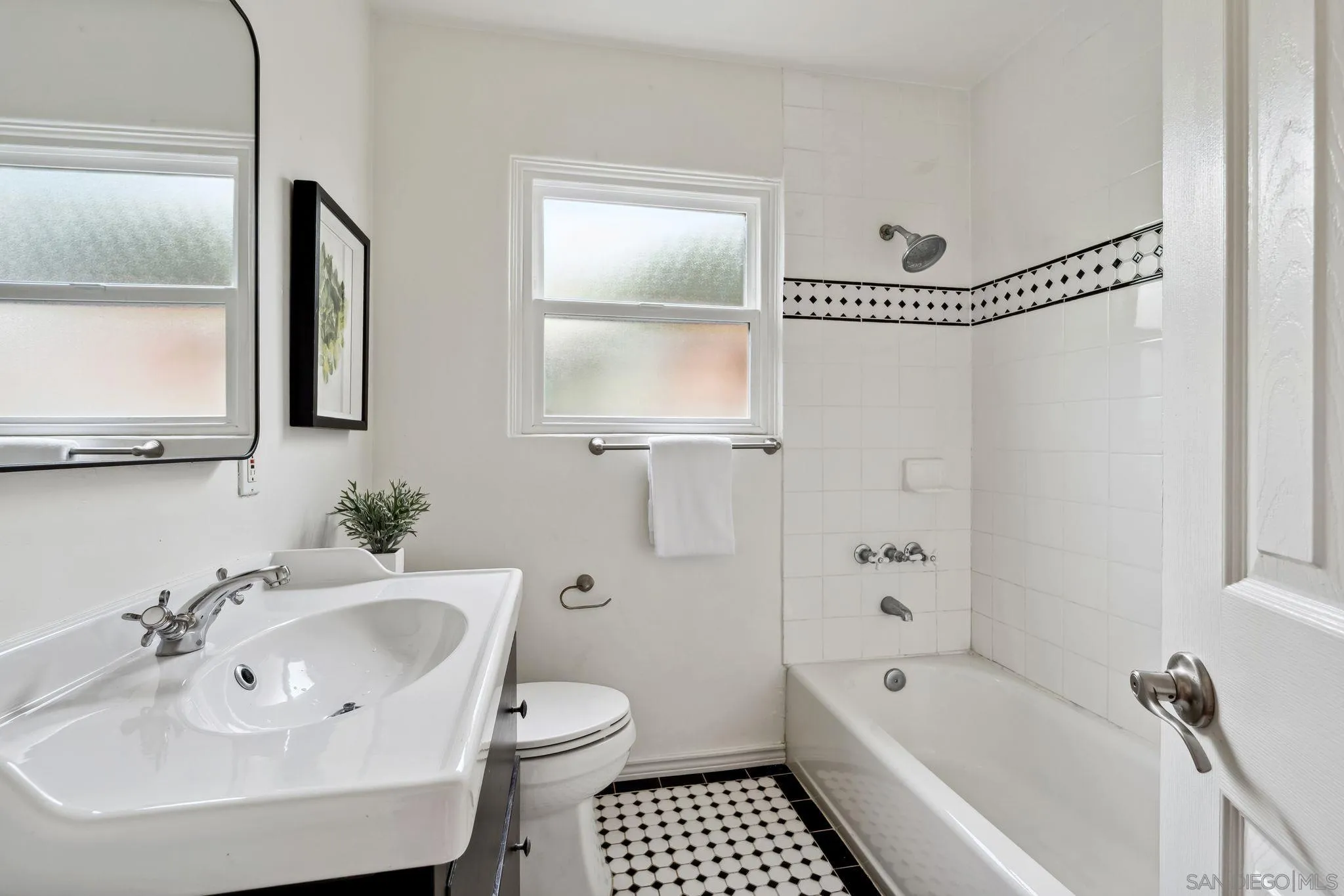 San Diego, California 92109, United States, 3 Bedrooms Bedrooms, ,4 BathroomsBathrooms,Residential,Active,125453