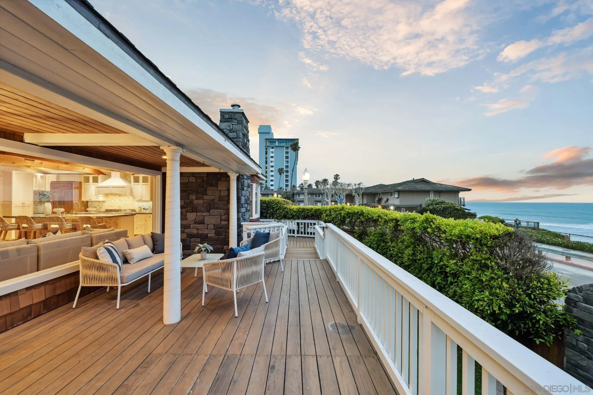 San Diego, California 92109, United States, 3 Bedrooms Bedrooms, ,4 BathroomsBathrooms,Residential,Active,125453