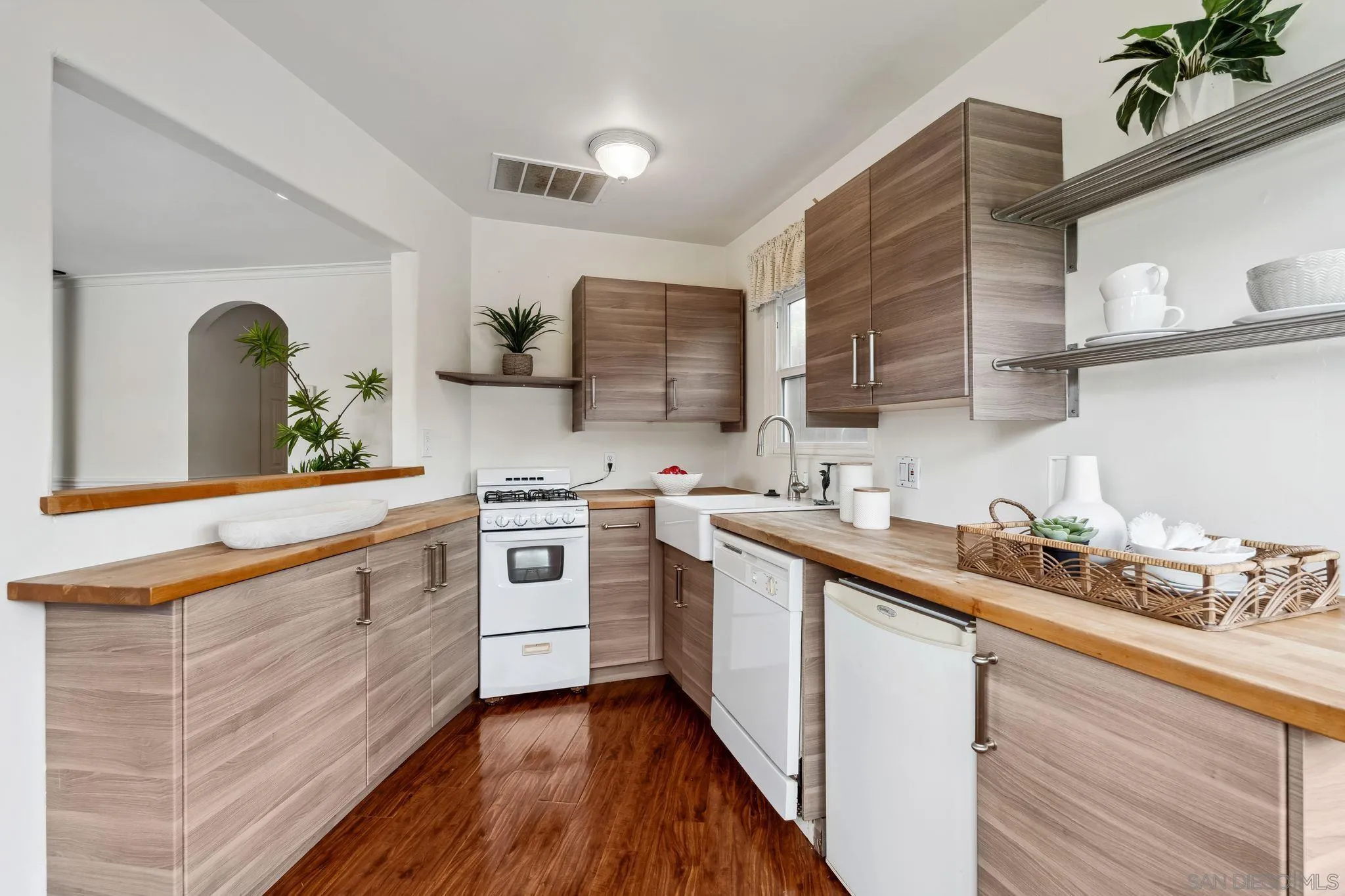 San Diego, California 92109, United States, 3 Bedrooms Bedrooms, ,4 BathroomsBathrooms,Residential,Active,125453