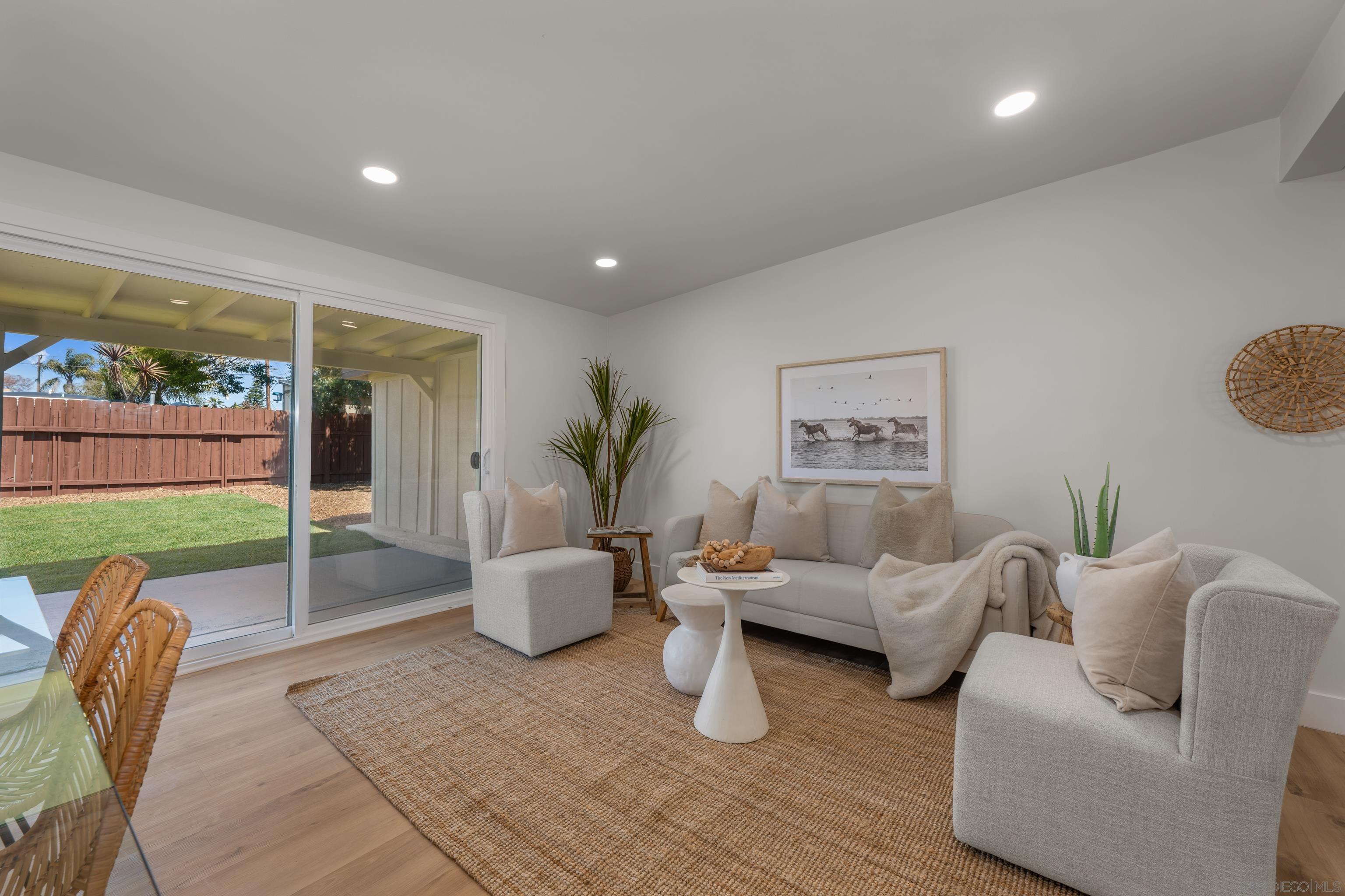 1128 Hemlock Ave