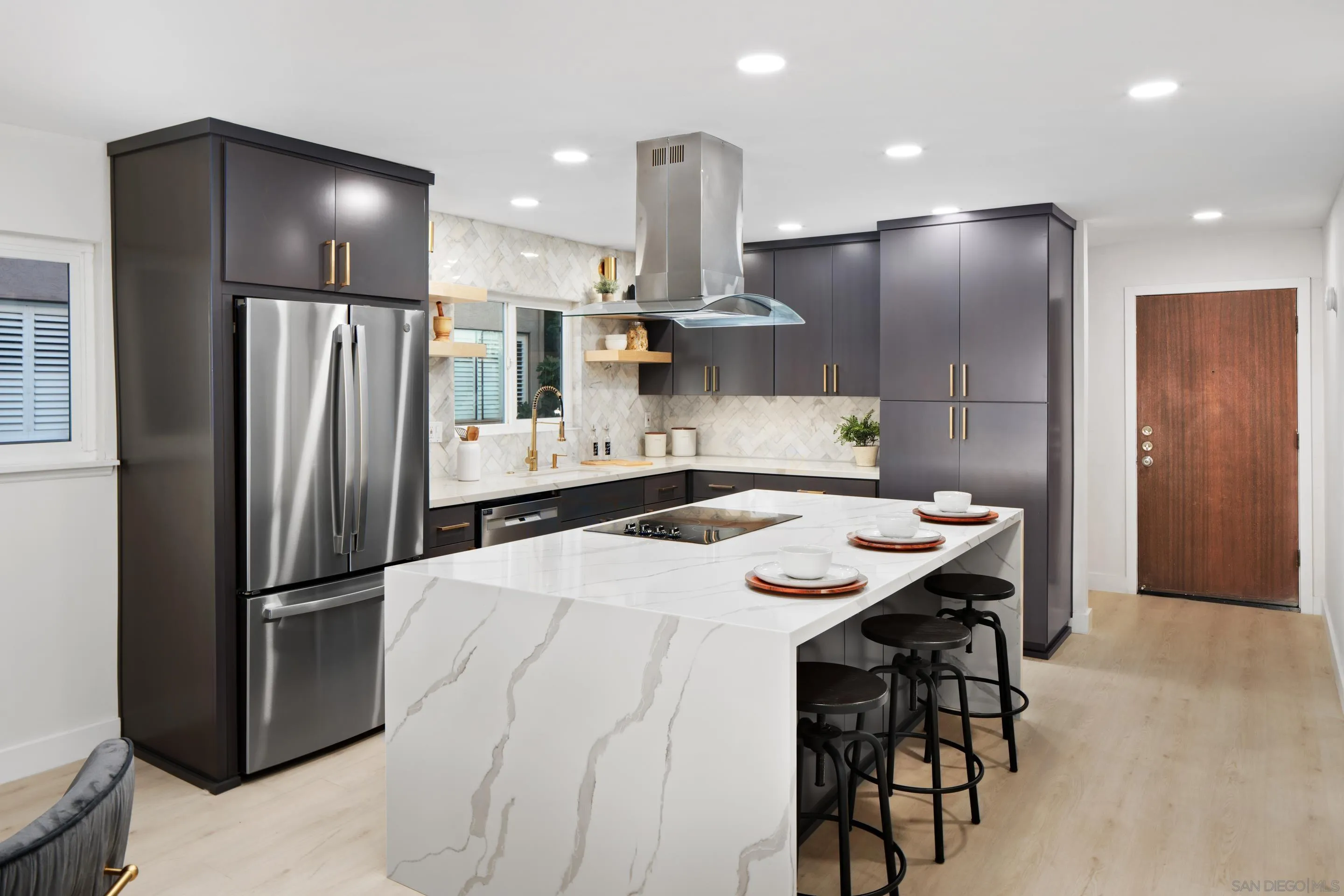 San Diego, California 92103, United States, 2 Bedrooms Bedrooms, ,2 BathroomsBathrooms,Residential,Active,8396