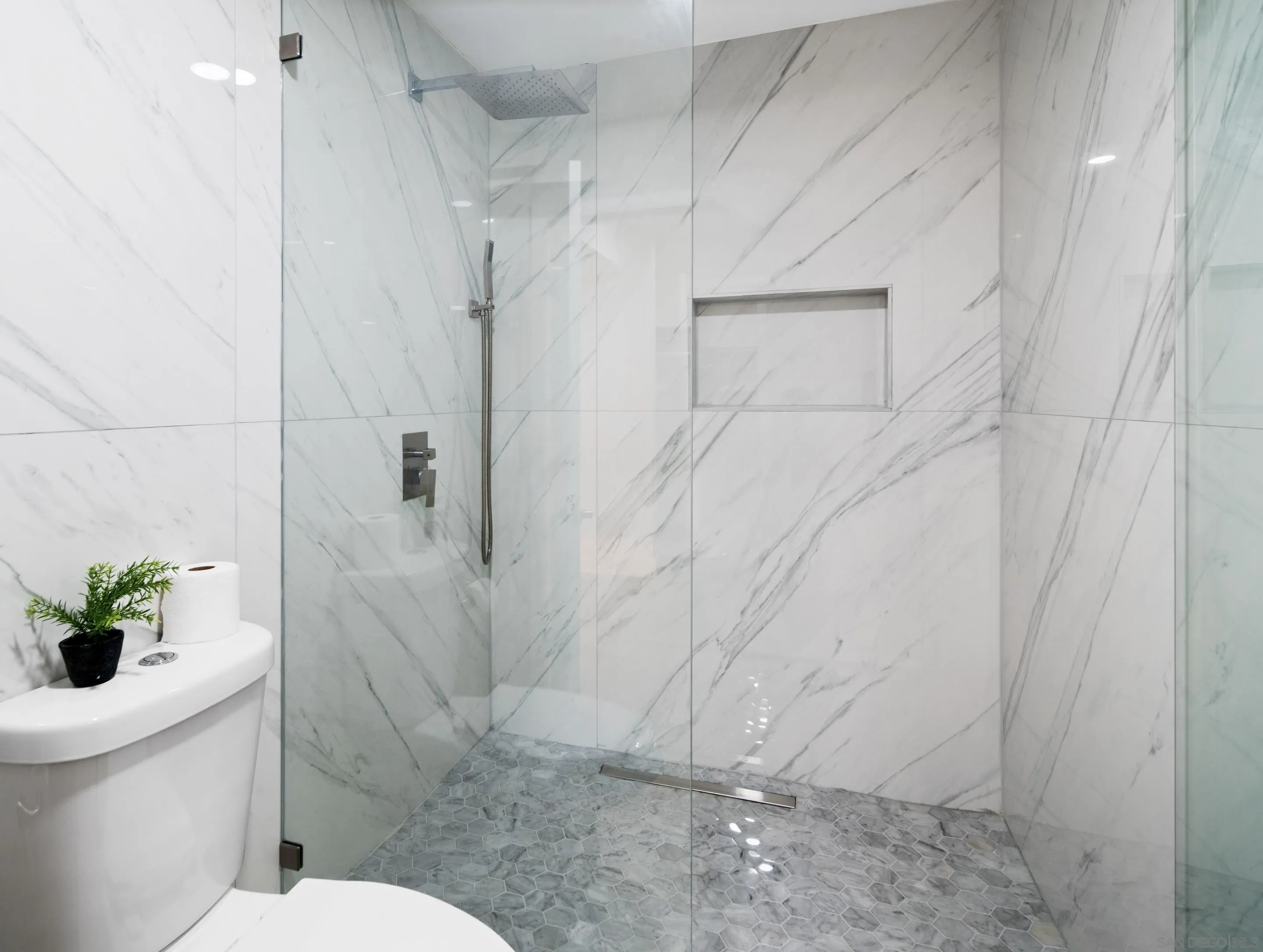 San Diego, California 92103, United States, 2 Bedrooms Bedrooms, ,2 BathroomsBathrooms,Residential,Active,8396