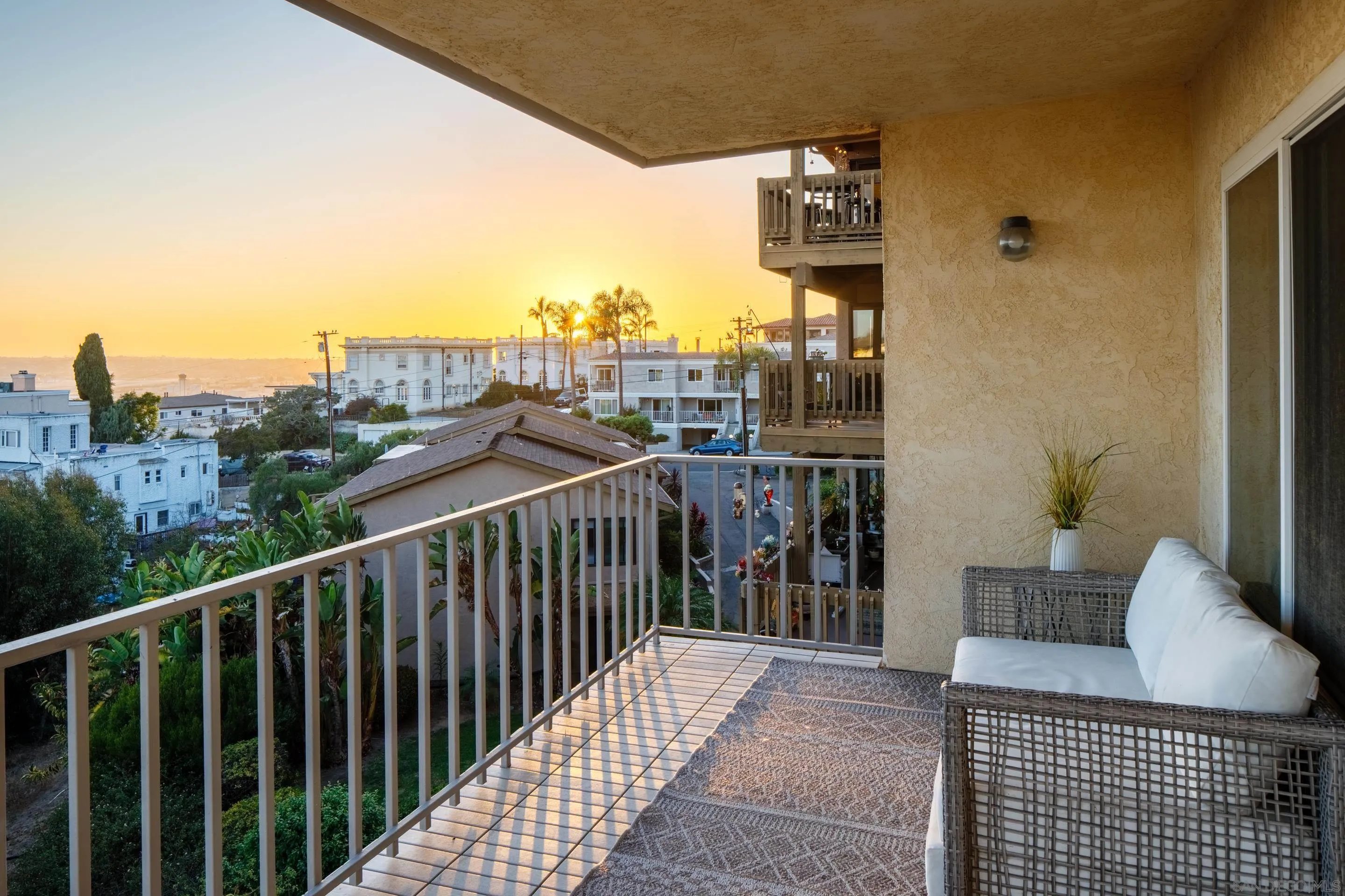 San Diego, California 92103, United States, 2 Bedrooms Bedrooms, ,2 BathroomsBathrooms,Residential,Active,8396