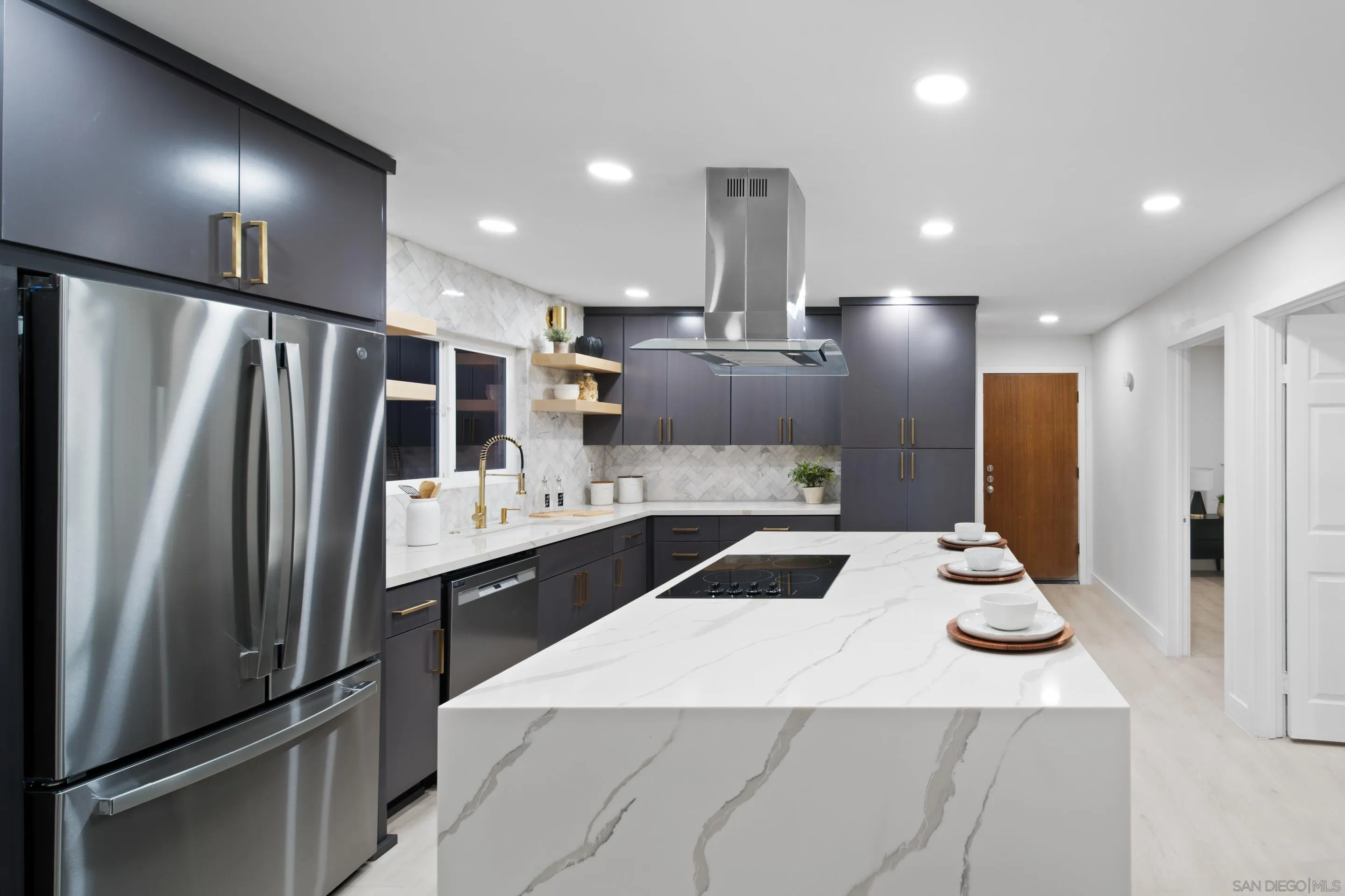 San Diego, California 92103, United States, 2 Bedrooms Bedrooms, ,2 BathroomsBathrooms,Residential,Active,8396