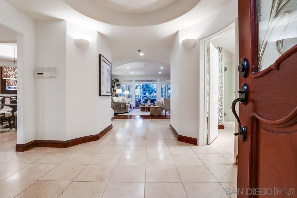 2888 Torrey Pines Rd
