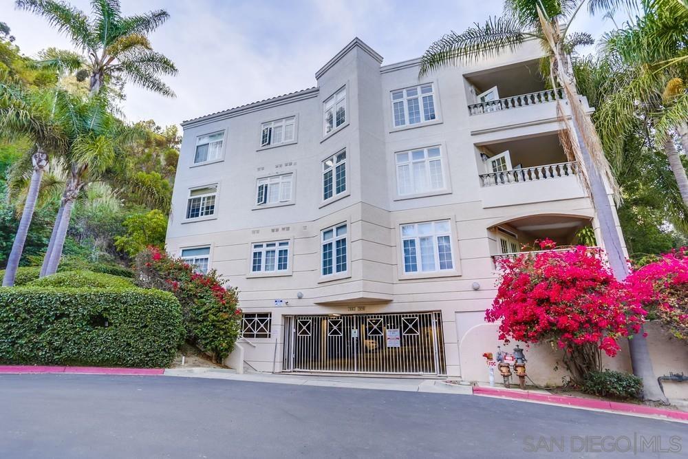 2888 Torrey Pines Rd