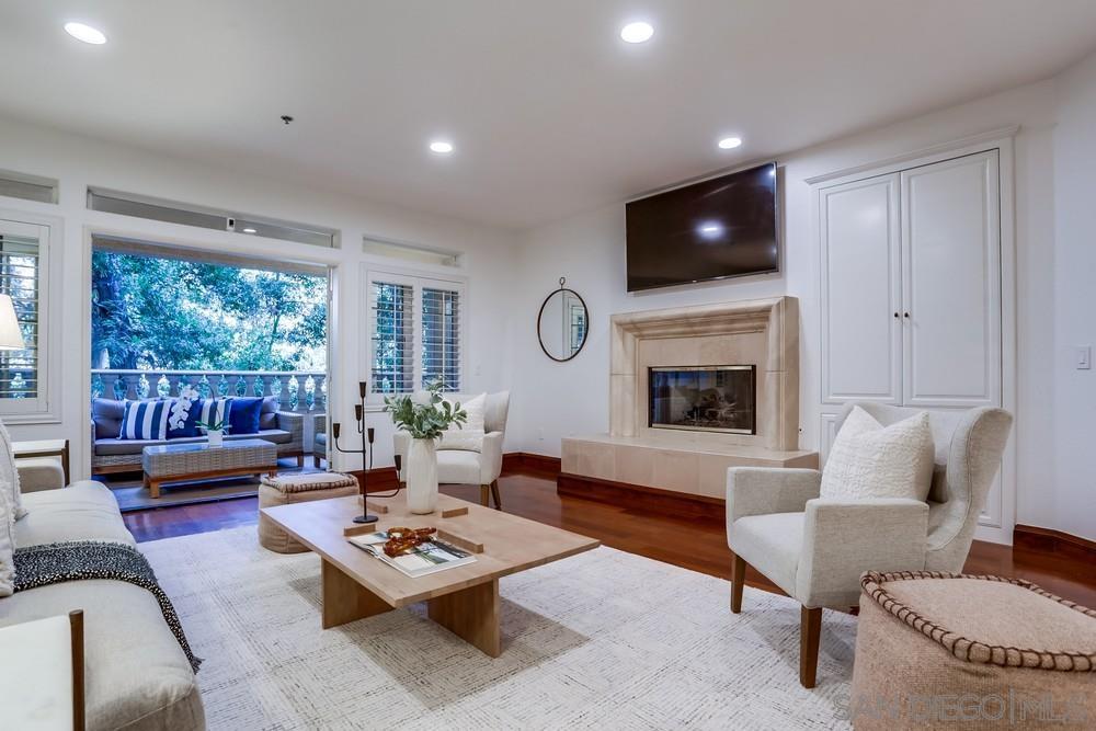 2888 Torrey Pines Rd