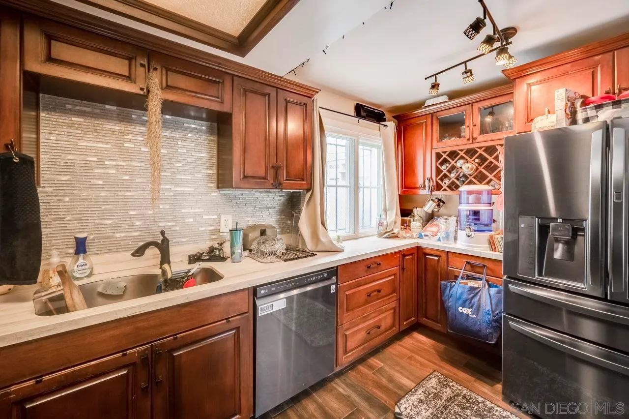 San Diego, California 92101, United States, 2 Bedrooms Bedrooms, ,2 BathroomsBathrooms,Residential,Active,80175