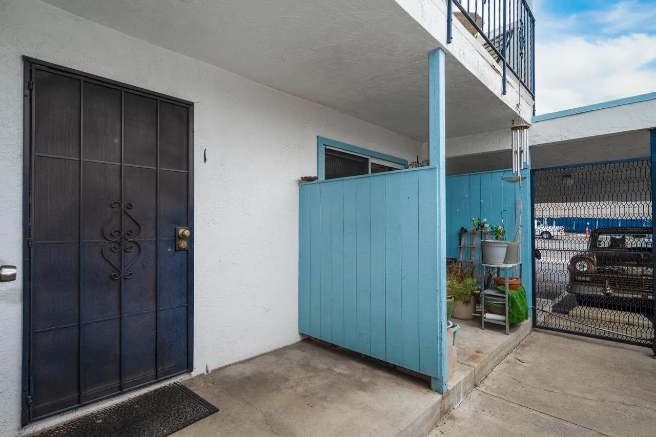 San Diego, California 92101, United States, 2 Bedrooms Bedrooms, ,2 BathroomsBathrooms,Residential,Active,80175