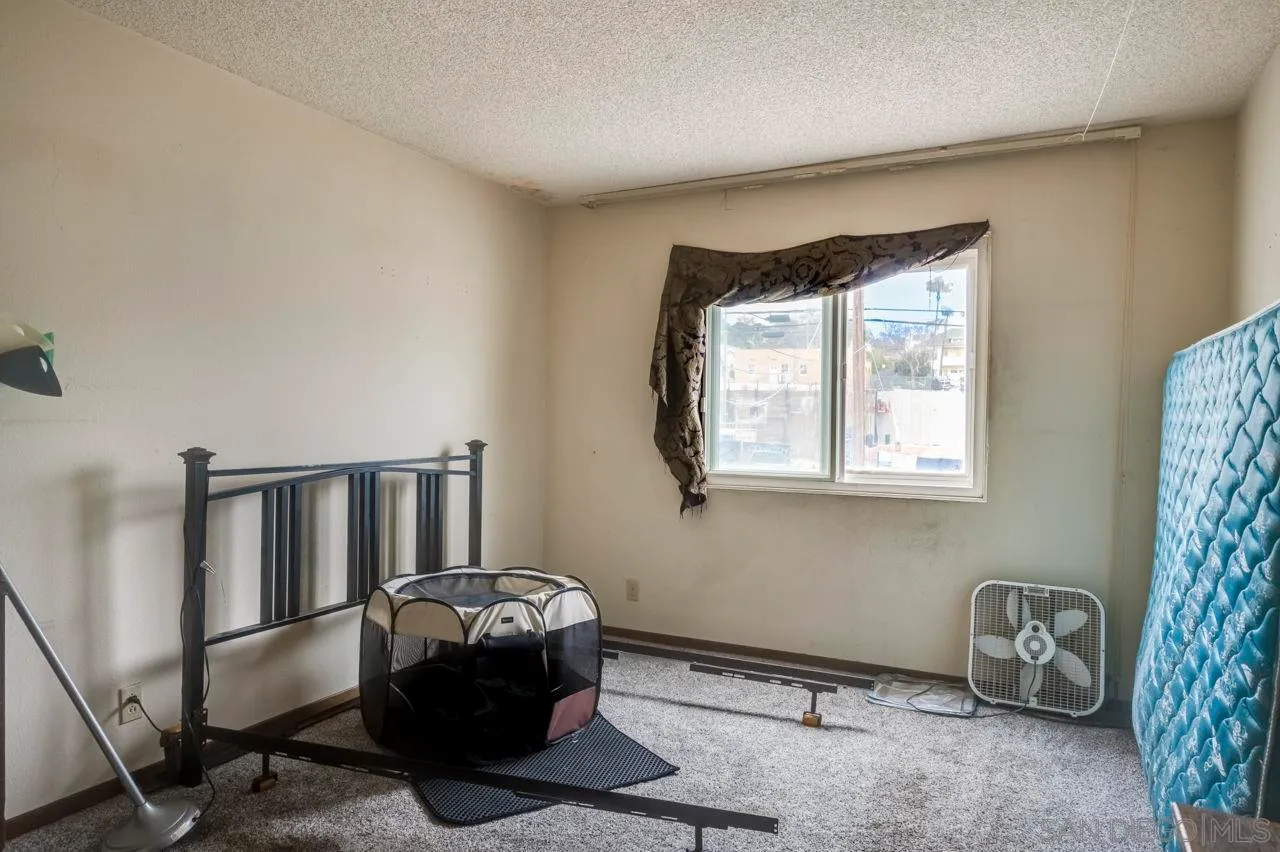 San Diego, California 92101, United States, 2 Bedrooms Bedrooms, ,2 BathroomsBathrooms,Residential,Active,80175