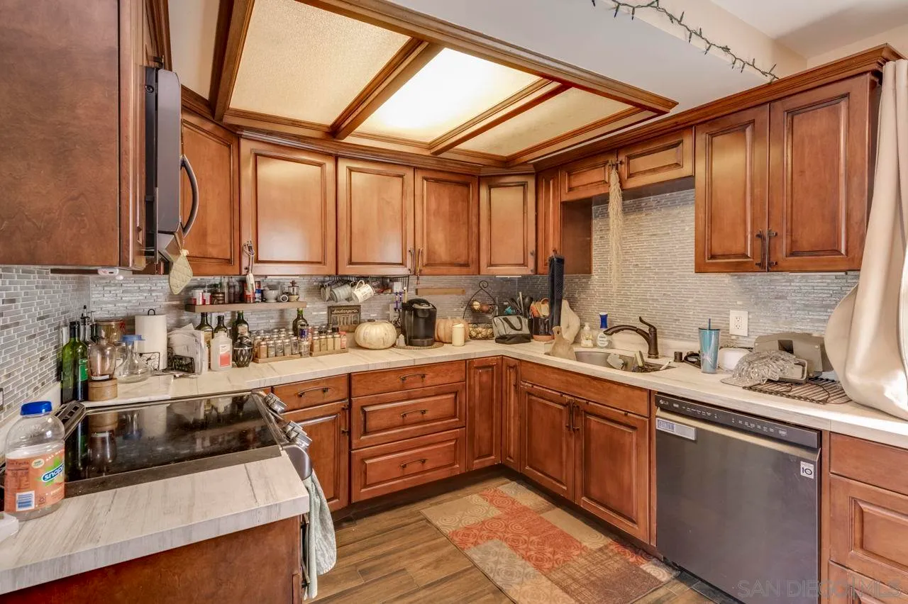 San Diego, California 92101, United States, 2 Bedrooms Bedrooms, ,2 BathroomsBathrooms,Residential,Active,80175