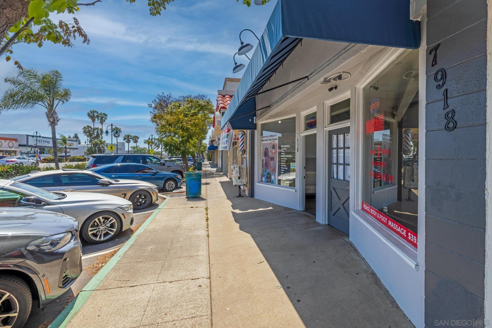 7918 Broadway