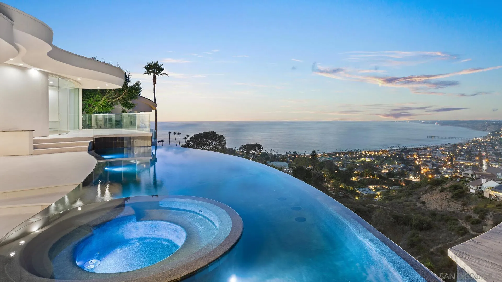 La Jolla, California 92037, United States, 5 Bedrooms Bedrooms, ,6 BathroomsBathrooms,Residential,Active,125633