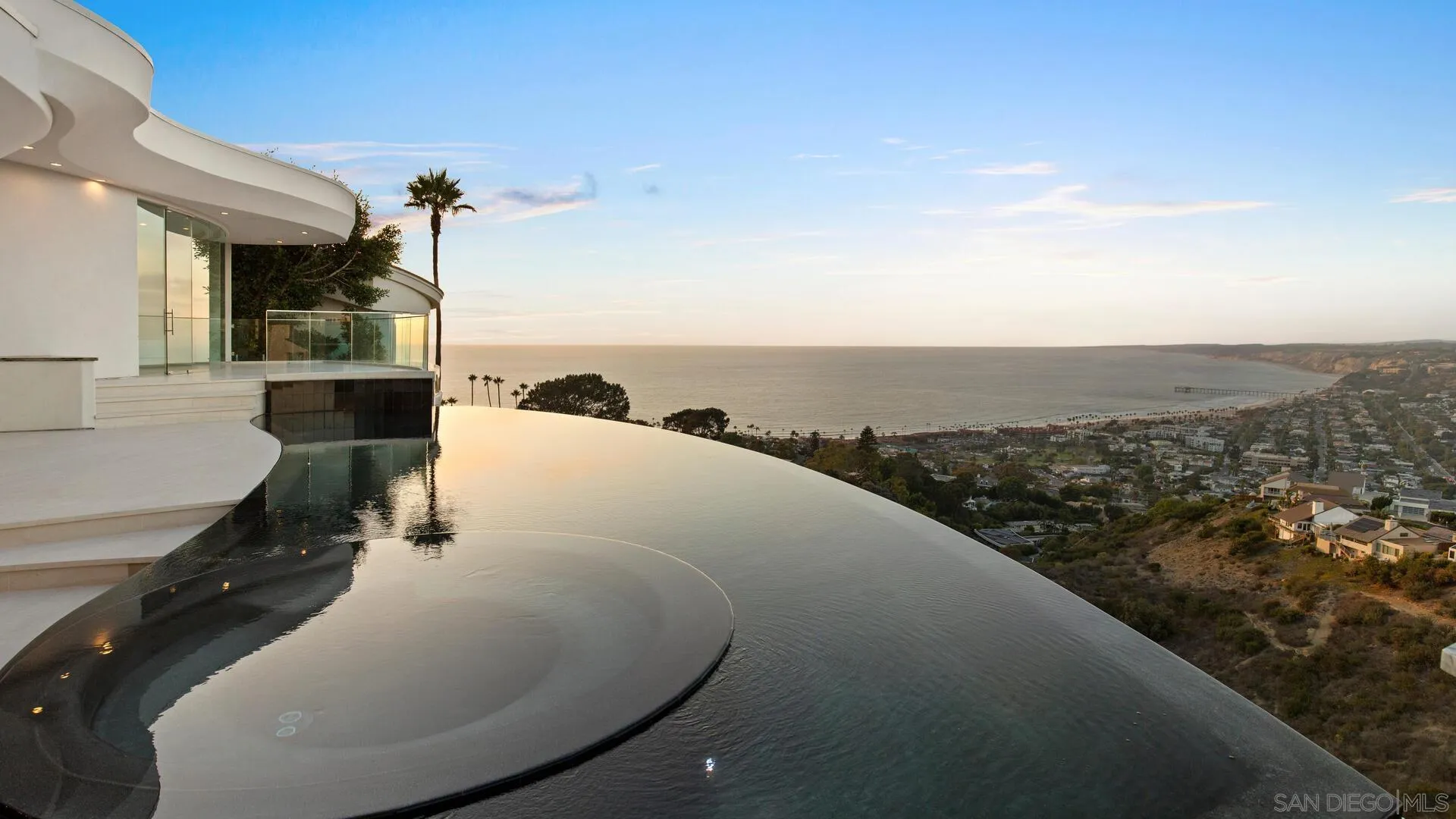 La Jolla, California 92037, United States, 5 Bedrooms Bedrooms, ,6 BathroomsBathrooms,Residential,Active,125633