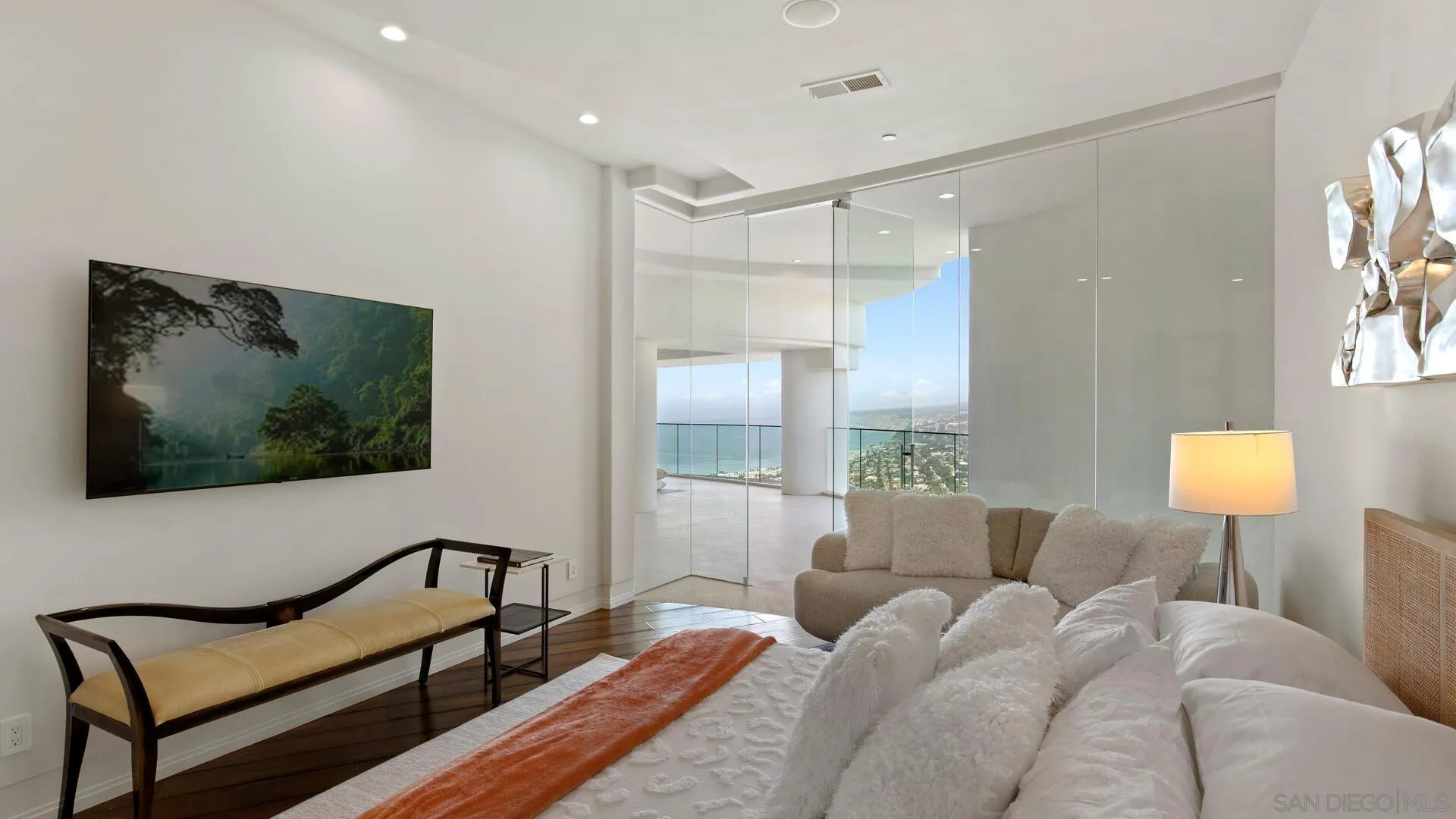 La Jolla, California 92037, United States, 5 Bedrooms Bedrooms, ,6 BathroomsBathrooms,Residential,Active,125633