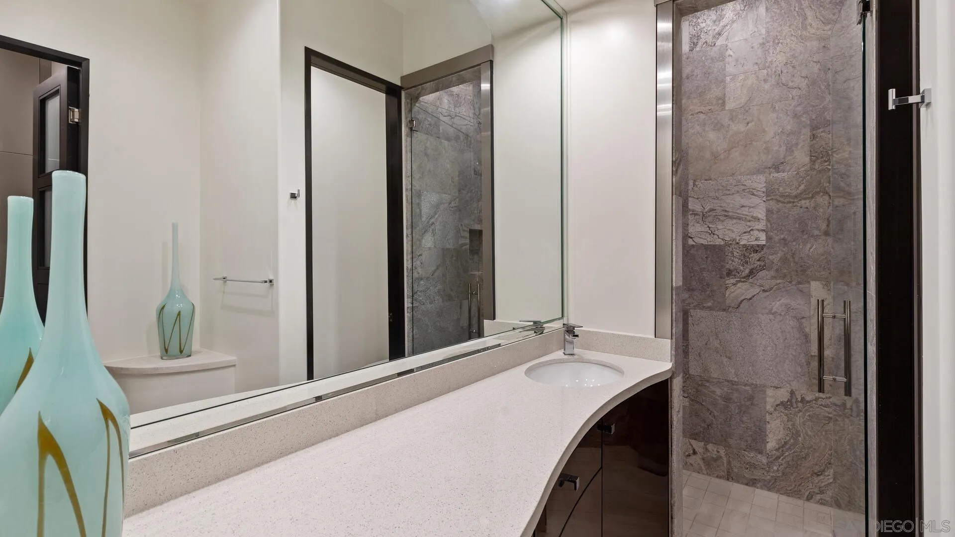 La Jolla, California 92037, United States, 5 Bedrooms Bedrooms, ,6 BathroomsBathrooms,Residential,Active,125633