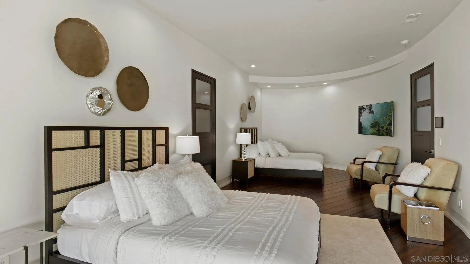 La Jolla, California 92037, United States, 5 Bedrooms Bedrooms, ,6 BathroomsBathrooms,Residential,Active,125633