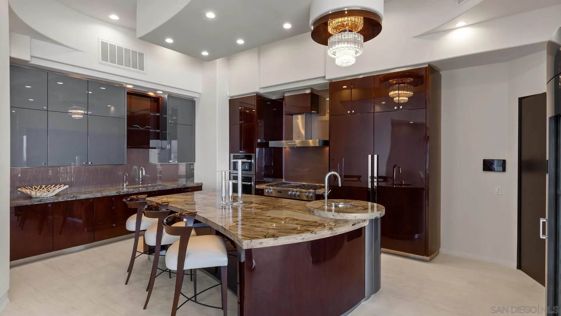 La Jolla, California 92037, United States, 5 Bedrooms Bedrooms, ,6 BathroomsBathrooms,Residential,Active,125633