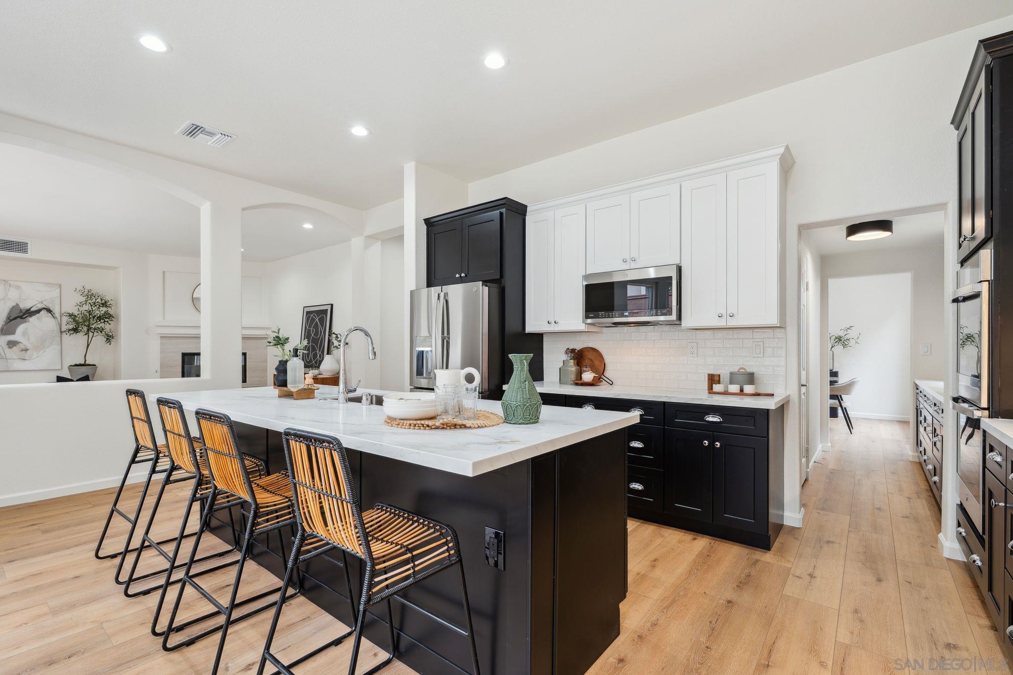 13133 Via Canyon Dr