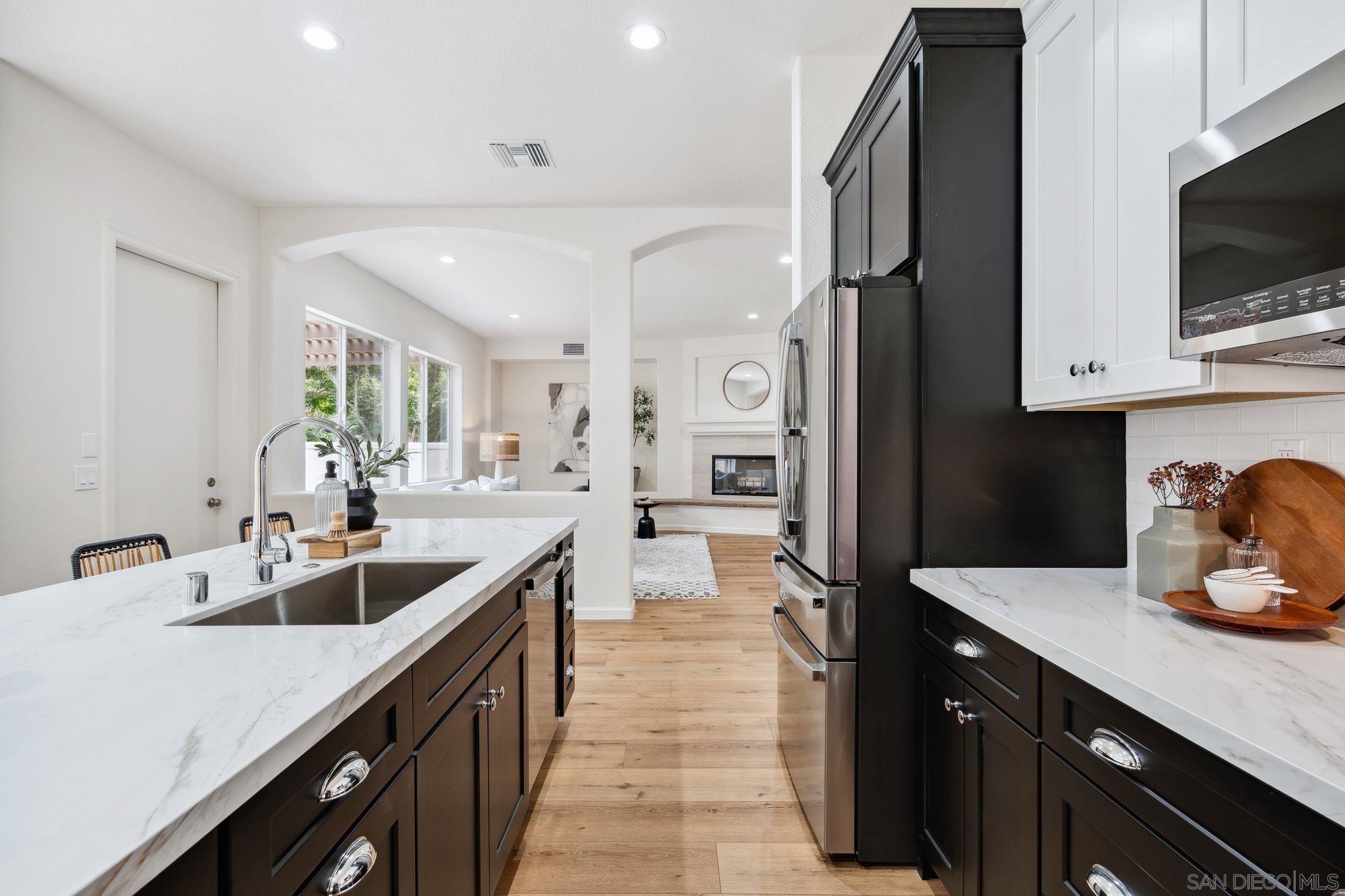 13133 Via Canyon Dr