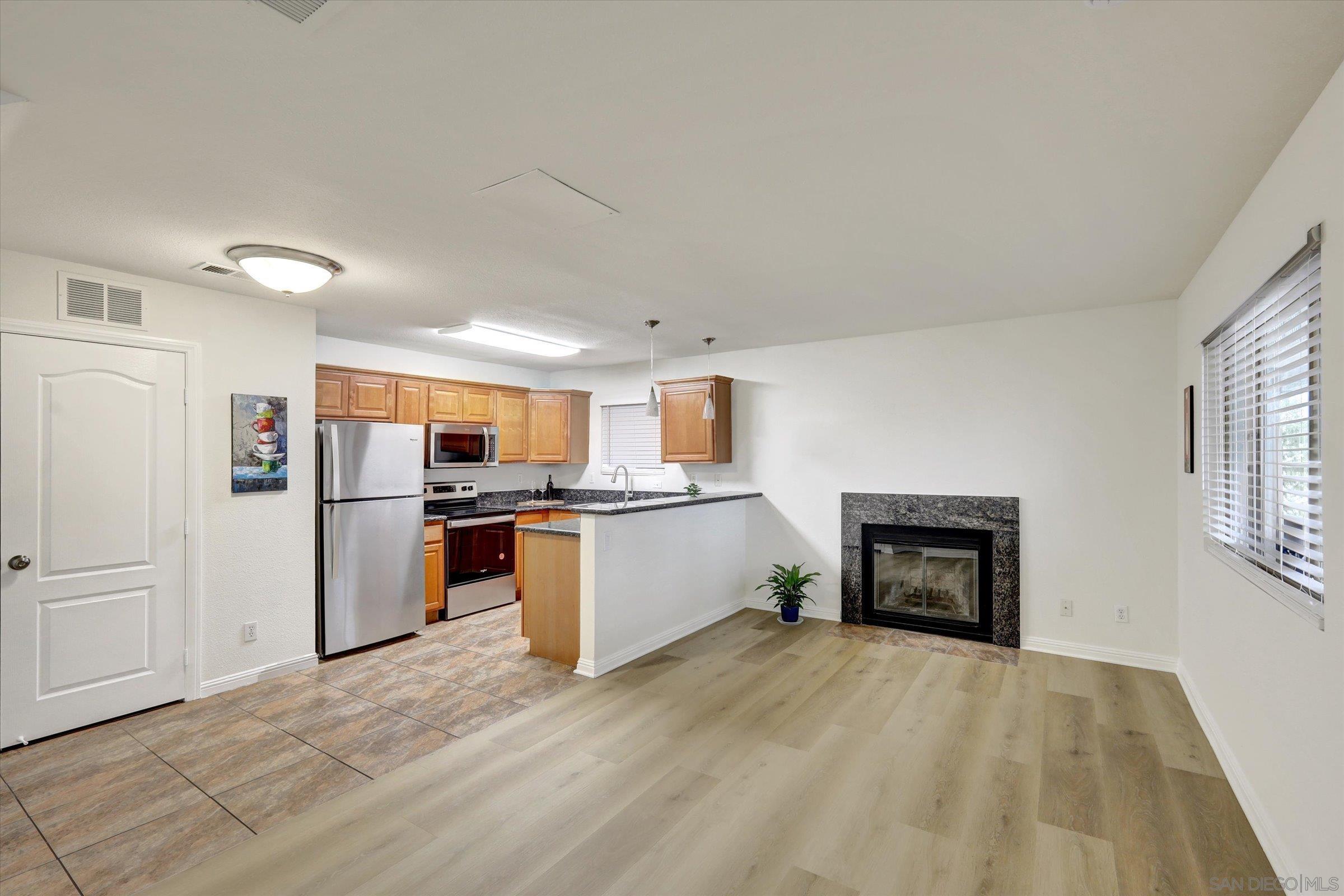 219 Westlake Dr 219-3