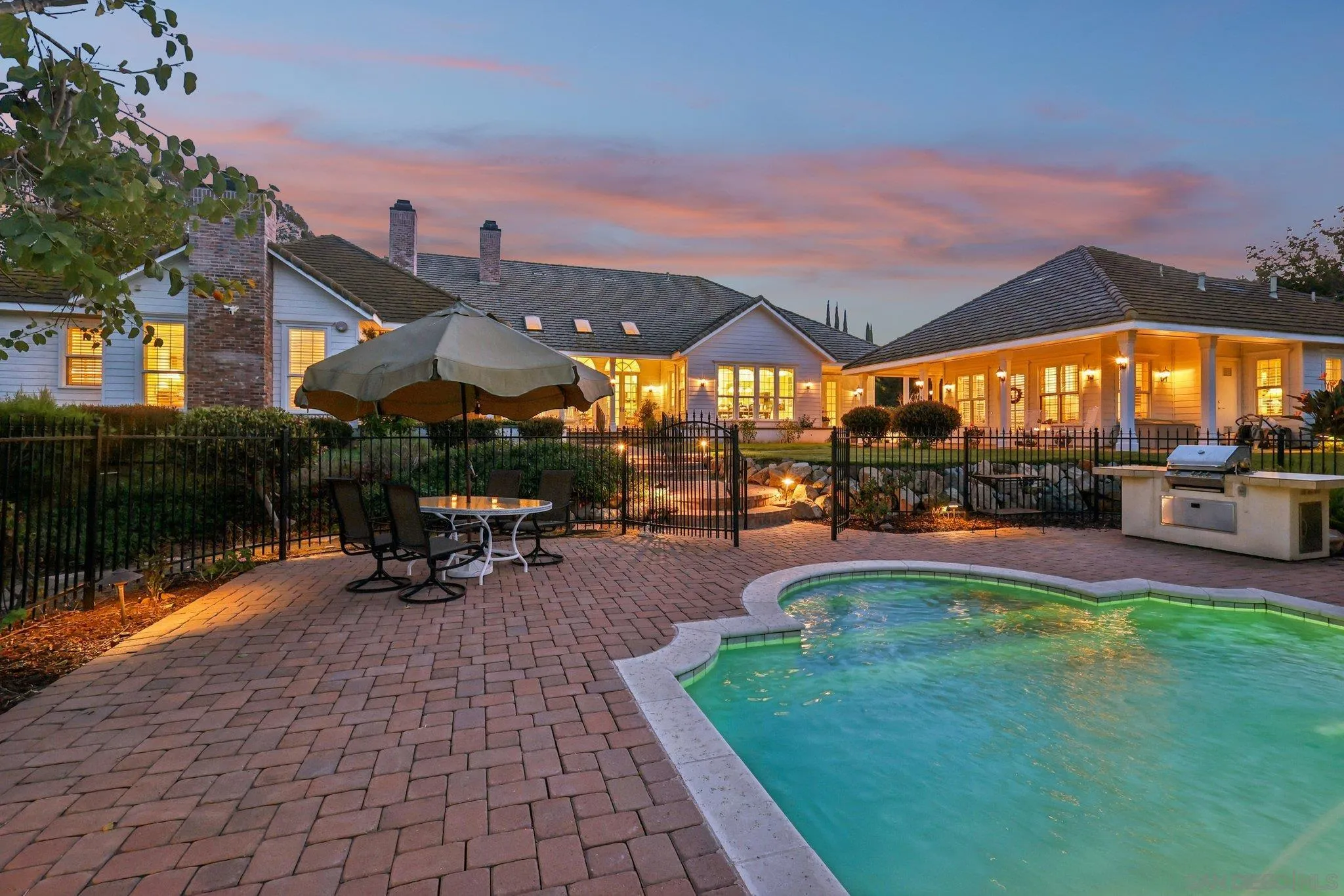 Poway, California 92064, United States, 7 Bedrooms Bedrooms, ,7 BathroomsBathrooms,Residential,Active,86160