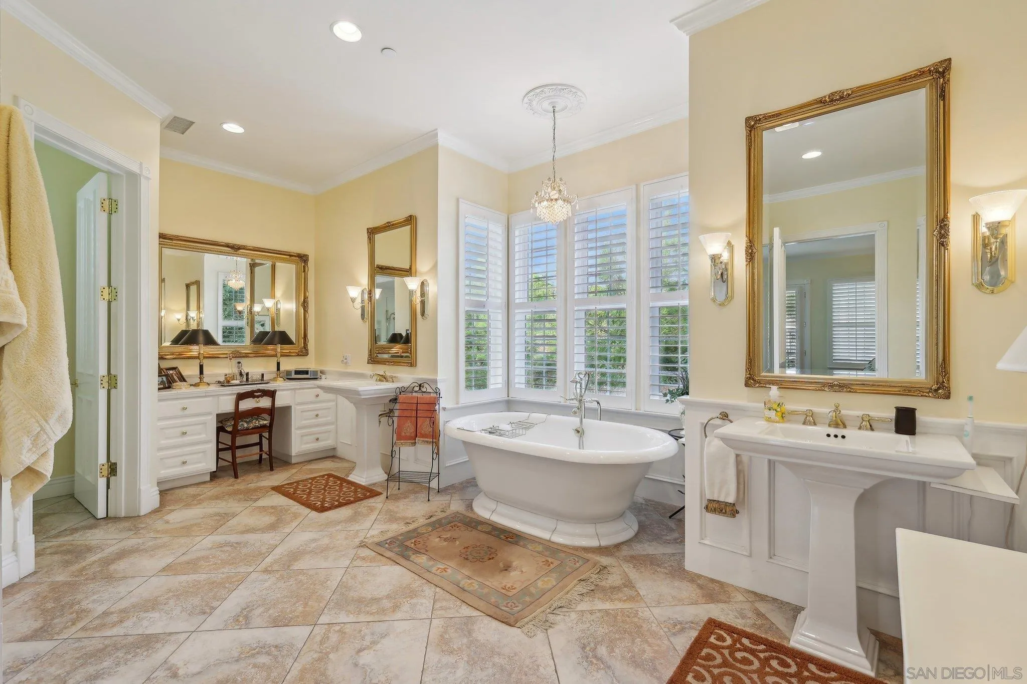 Poway, California 92064, United States, 7 Bedrooms Bedrooms, ,7 BathroomsBathrooms,Residential,Active,86160