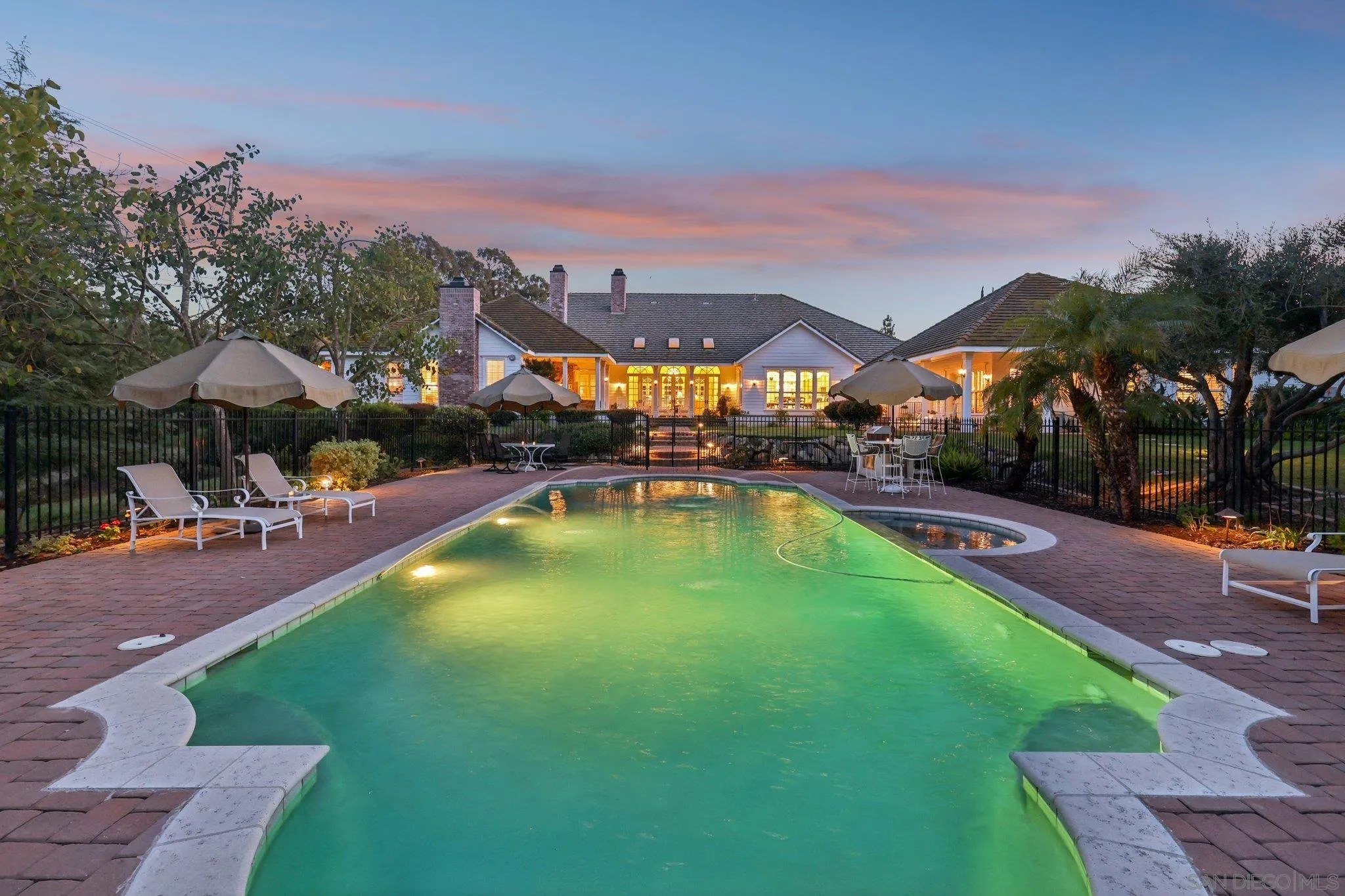 Poway, California 92064, United States, 7 Bedrooms Bedrooms, ,7 BathroomsBathrooms,Residential,Active,86160