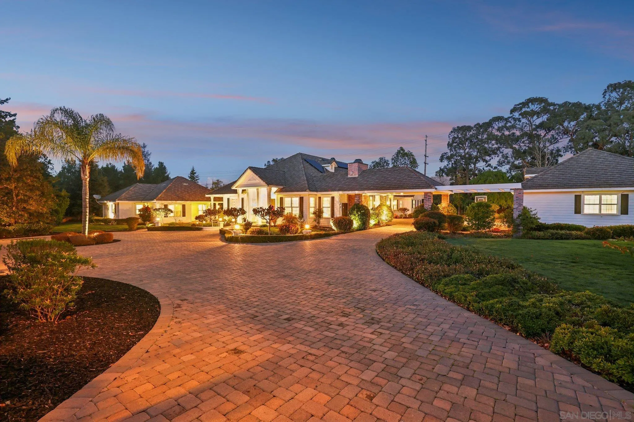 Poway, California 92064, United States, 7 Bedrooms Bedrooms, ,7 BathroomsBathrooms,Residential,Active,86160