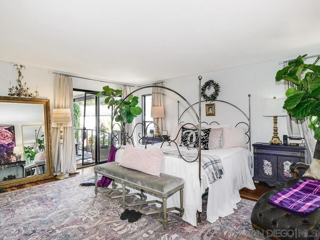 Escondido, California 92026, United States, 2 Bedrooms Bedrooms, ,2 BathroomsBathrooms,Residential,Pending,9445