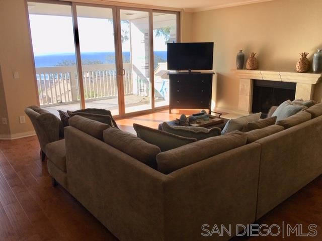 252 Dolphin Cove Ct