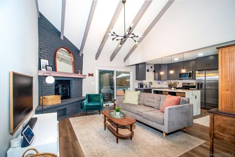 10753  Valor Santee CA 92071