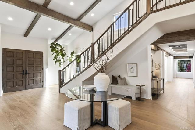 6449 Las Colinas