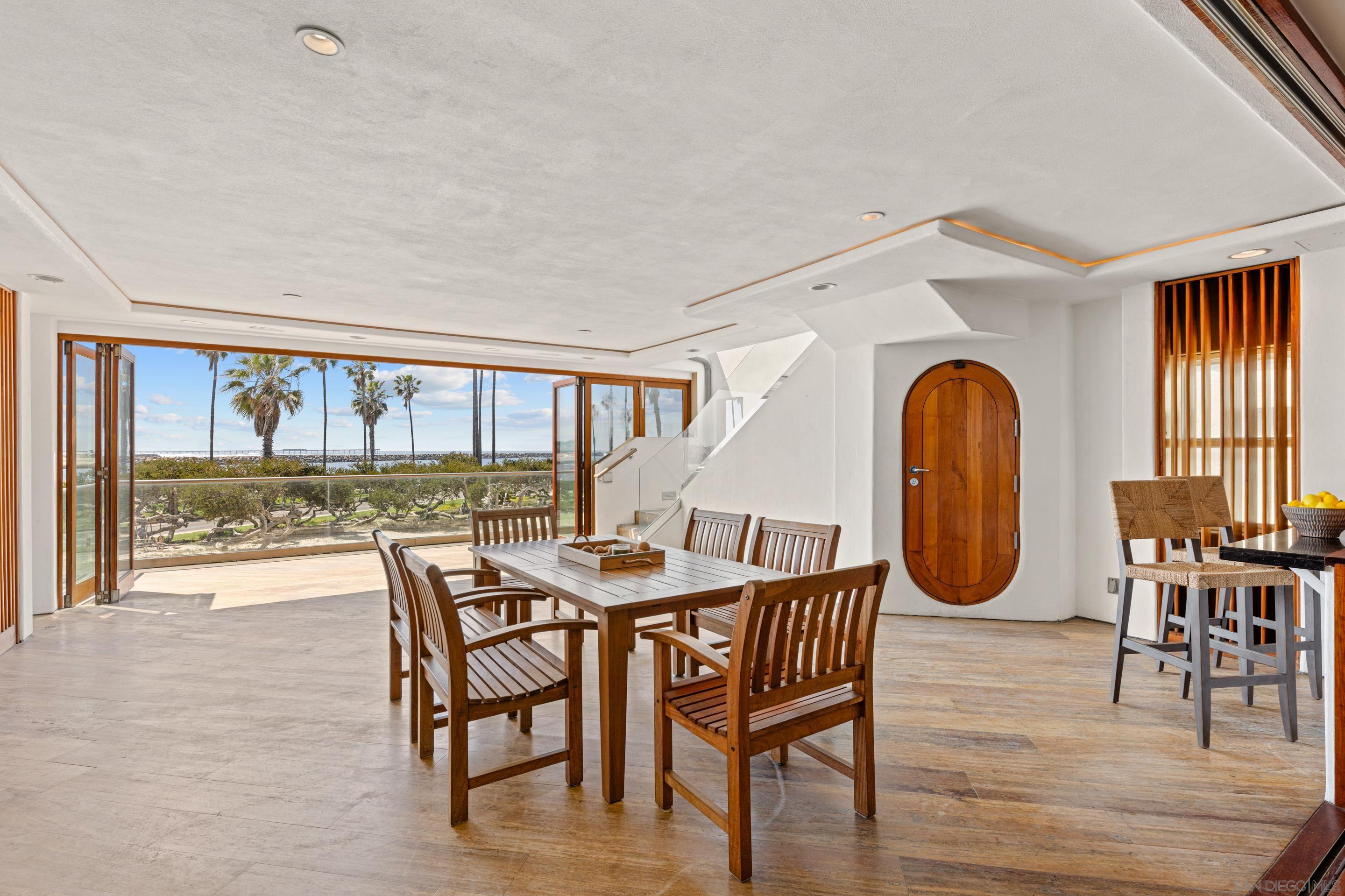 2617 Ocean Front Walk