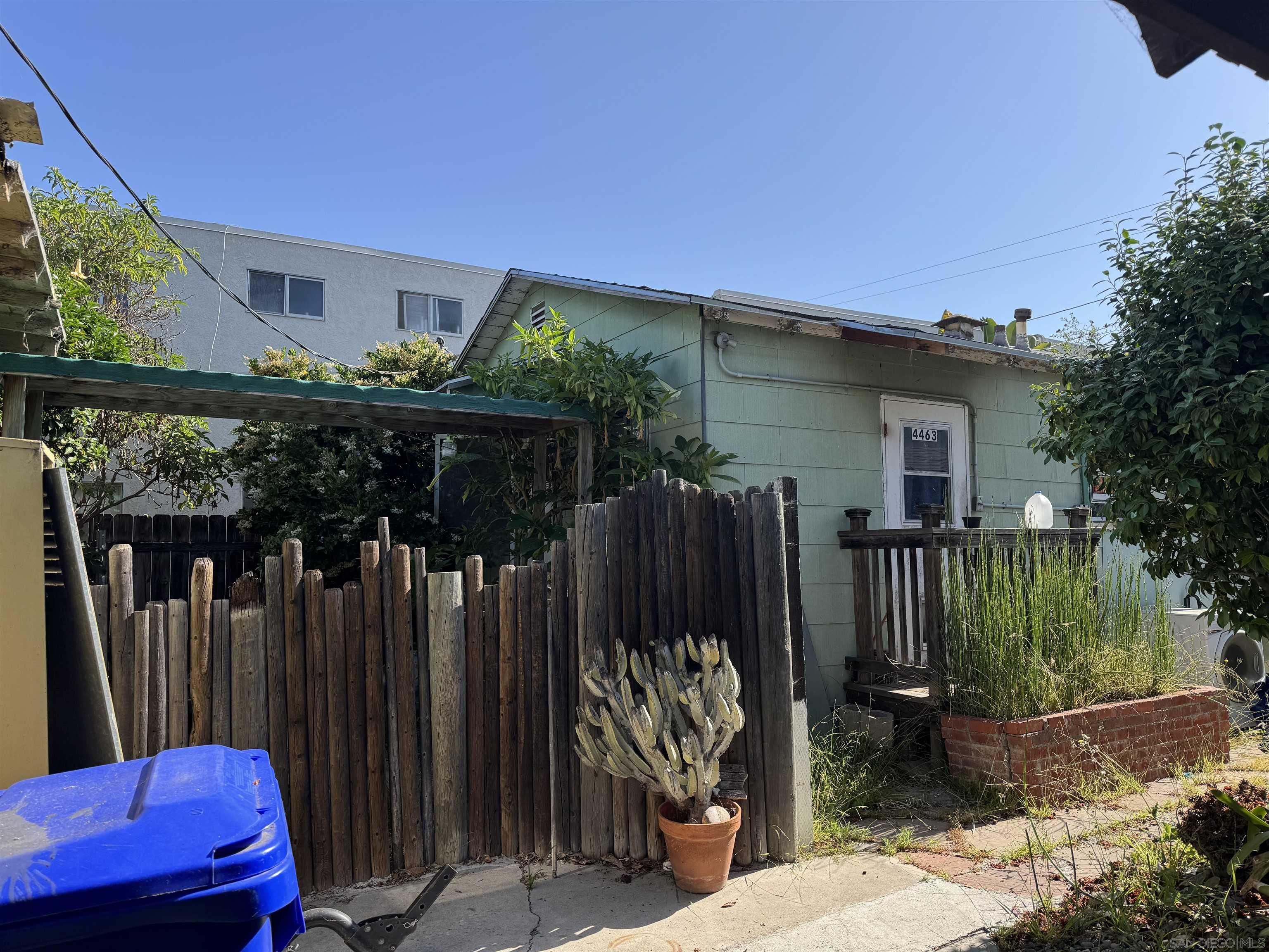 4457-4463 Texas St.
