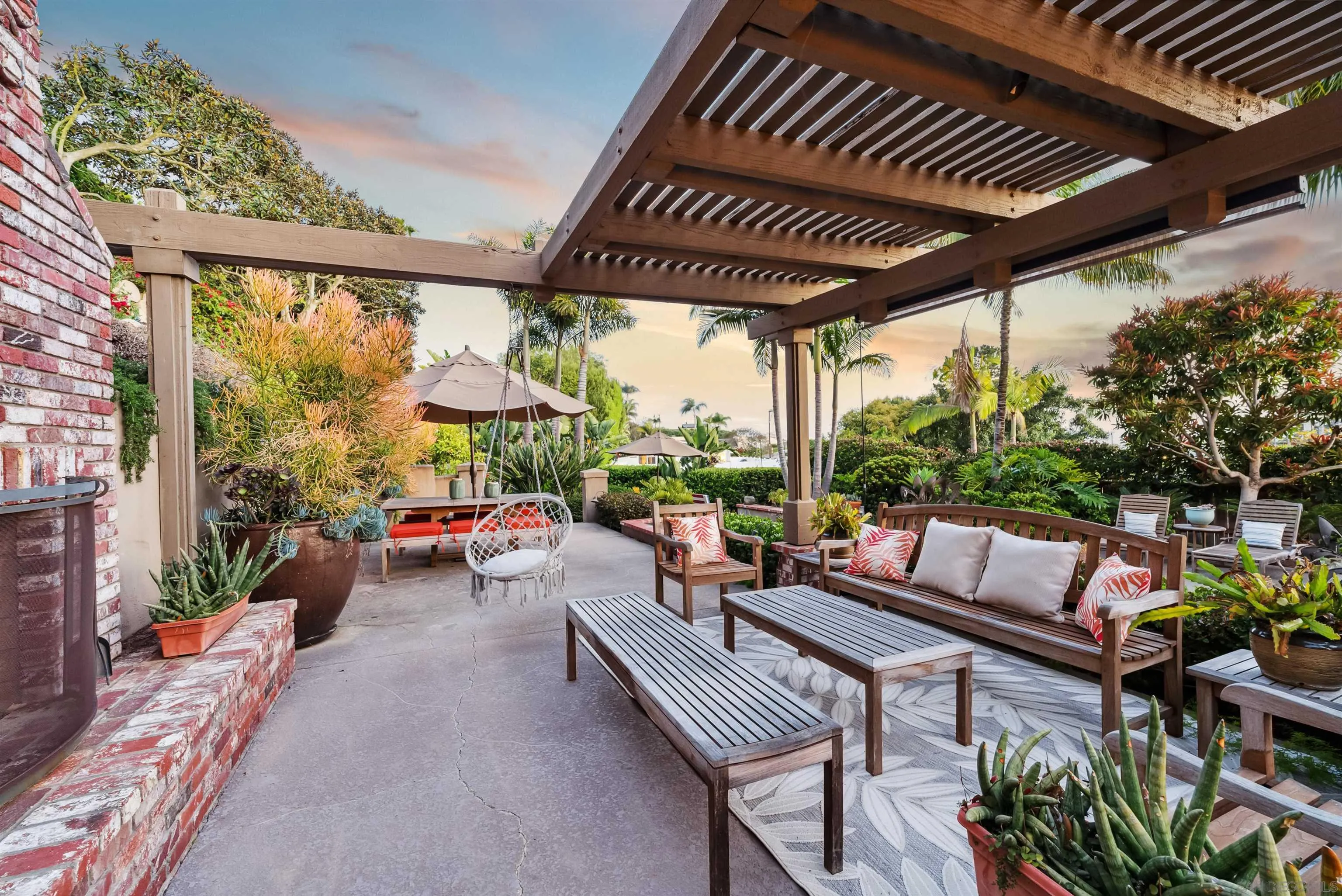 La Jolla, California 92037, United States, 4 Bedrooms Bedrooms, ,4 BathroomsBathrooms,Residential,Active,109855