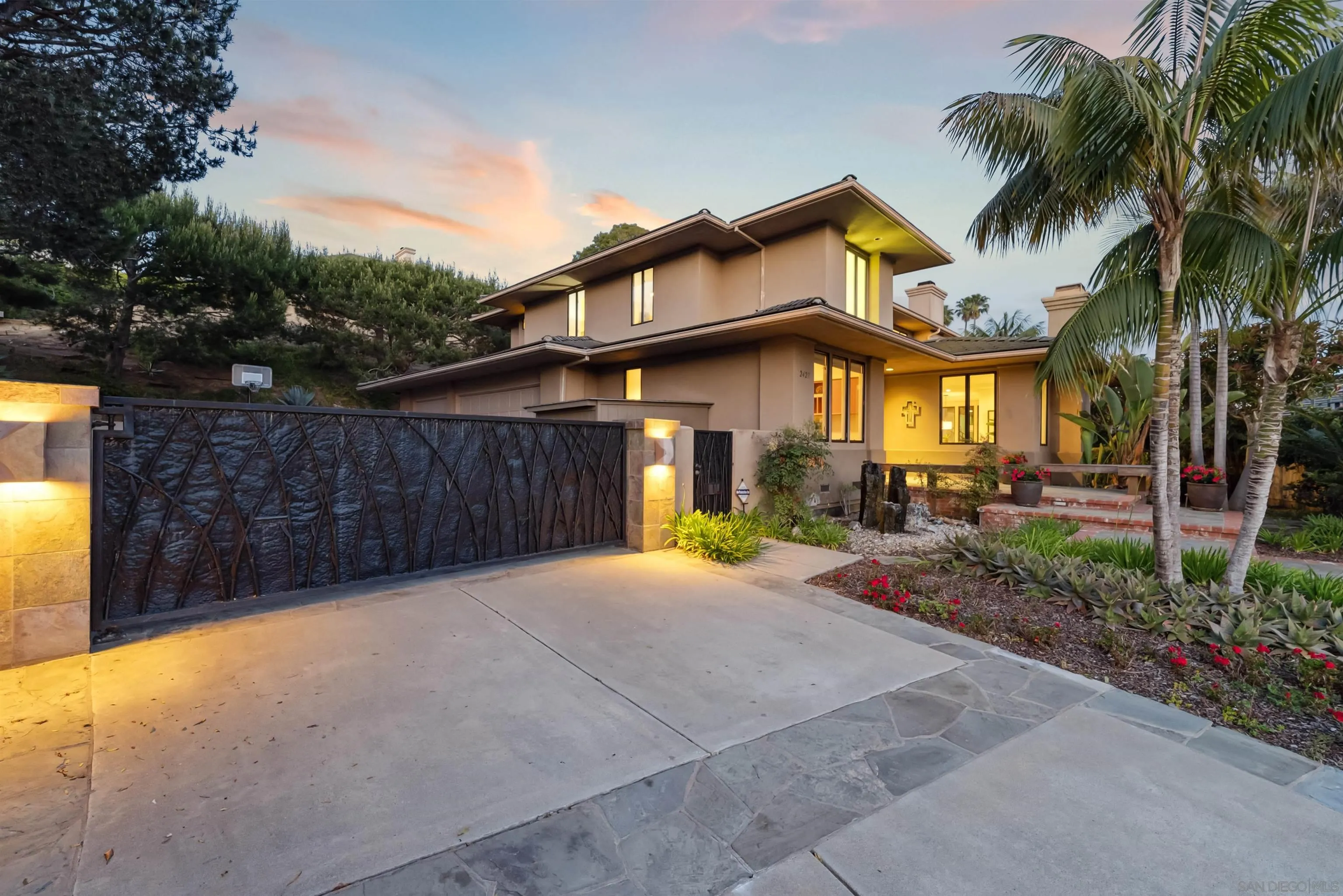 La Jolla, California 92037, United States, 4 Bedrooms Bedrooms, ,4 BathroomsBathrooms,Residential,Active,109855