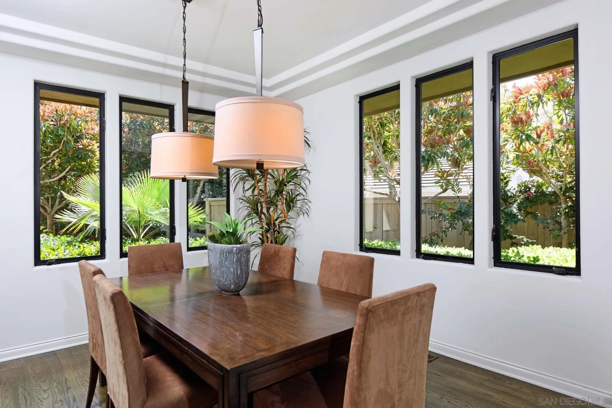 La Jolla, California 92037, United States, 4 Bedrooms Bedrooms, ,4 BathroomsBathrooms,Residential,Active,109855