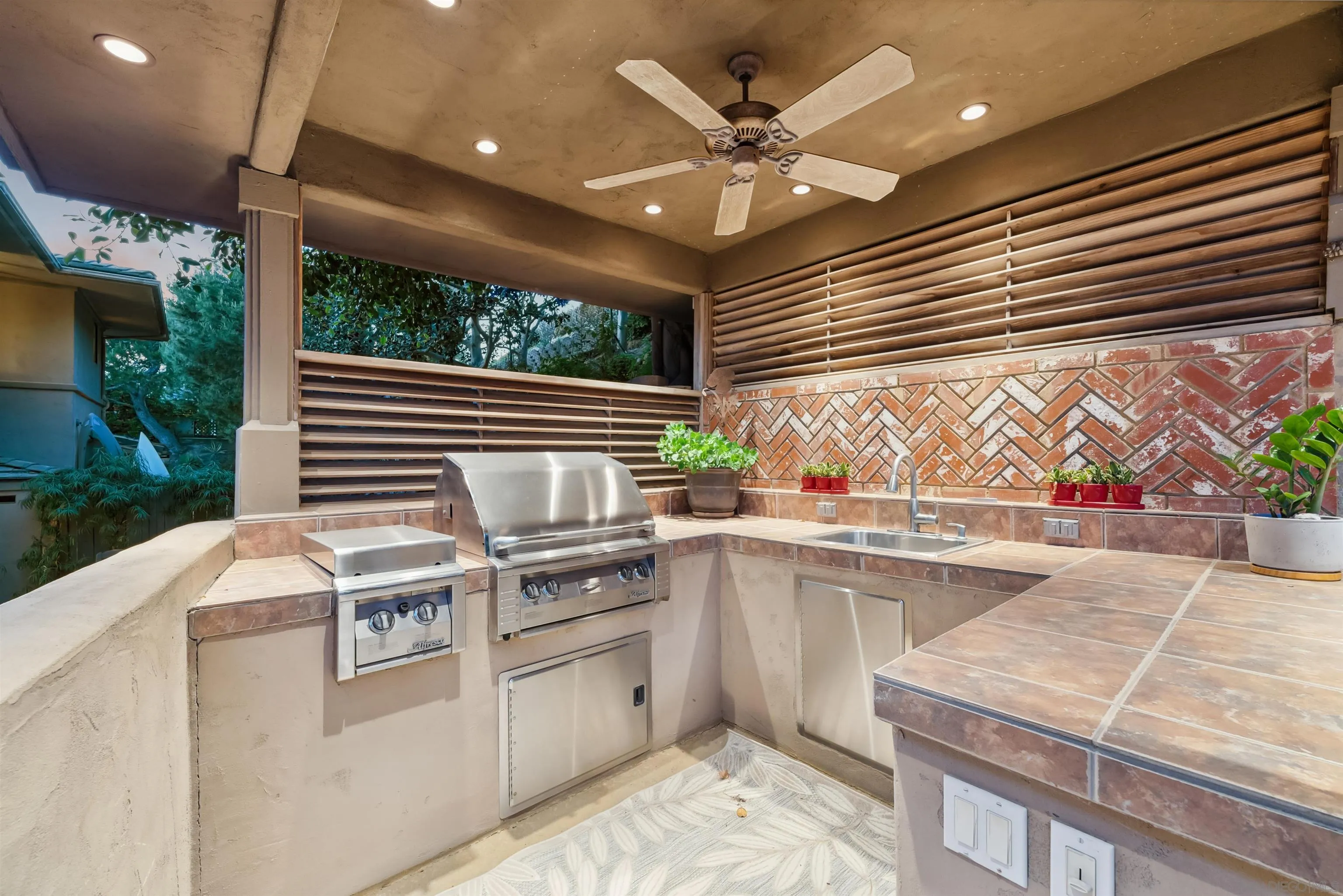 La Jolla, California 92037, United States, 4 Bedrooms Bedrooms, ,4 BathroomsBathrooms,Residential,Active,109855