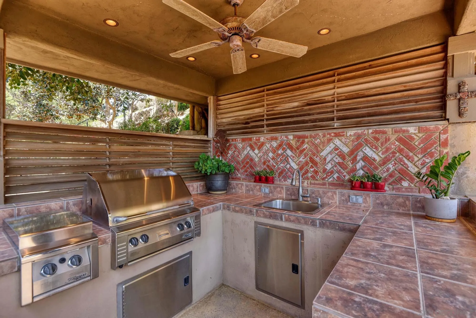 La Jolla, California 92037, United States, 4 Bedrooms Bedrooms, ,4 BathroomsBathrooms,Residential,Active,109855