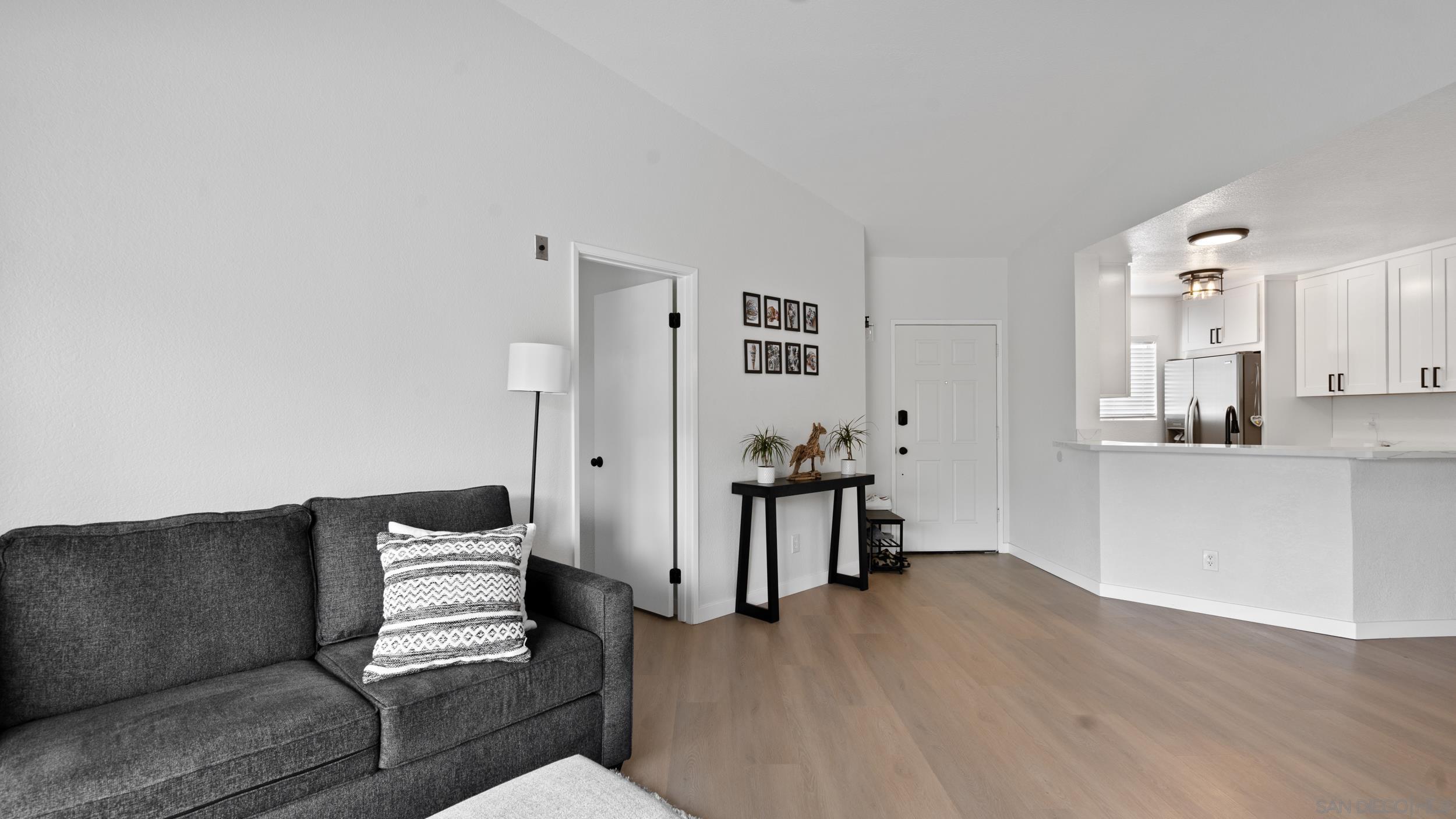 7048 Camino Degrazia 237