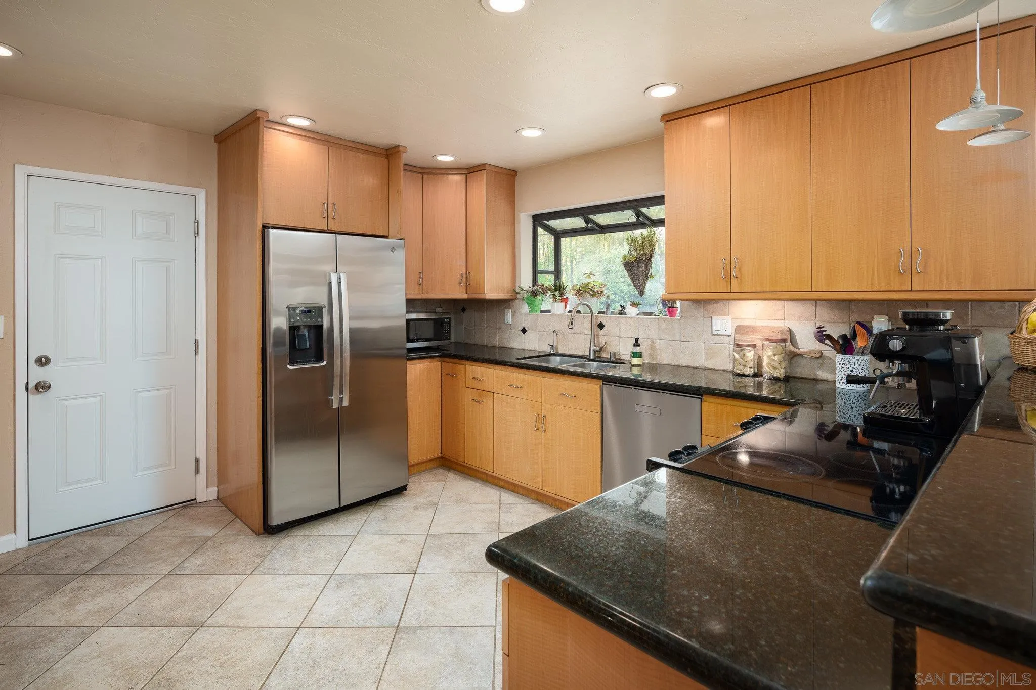 Poway, California 92064, United States, 4 Bedrooms Bedrooms, ,3 BathroomsBathrooms,Residential,Active,43492